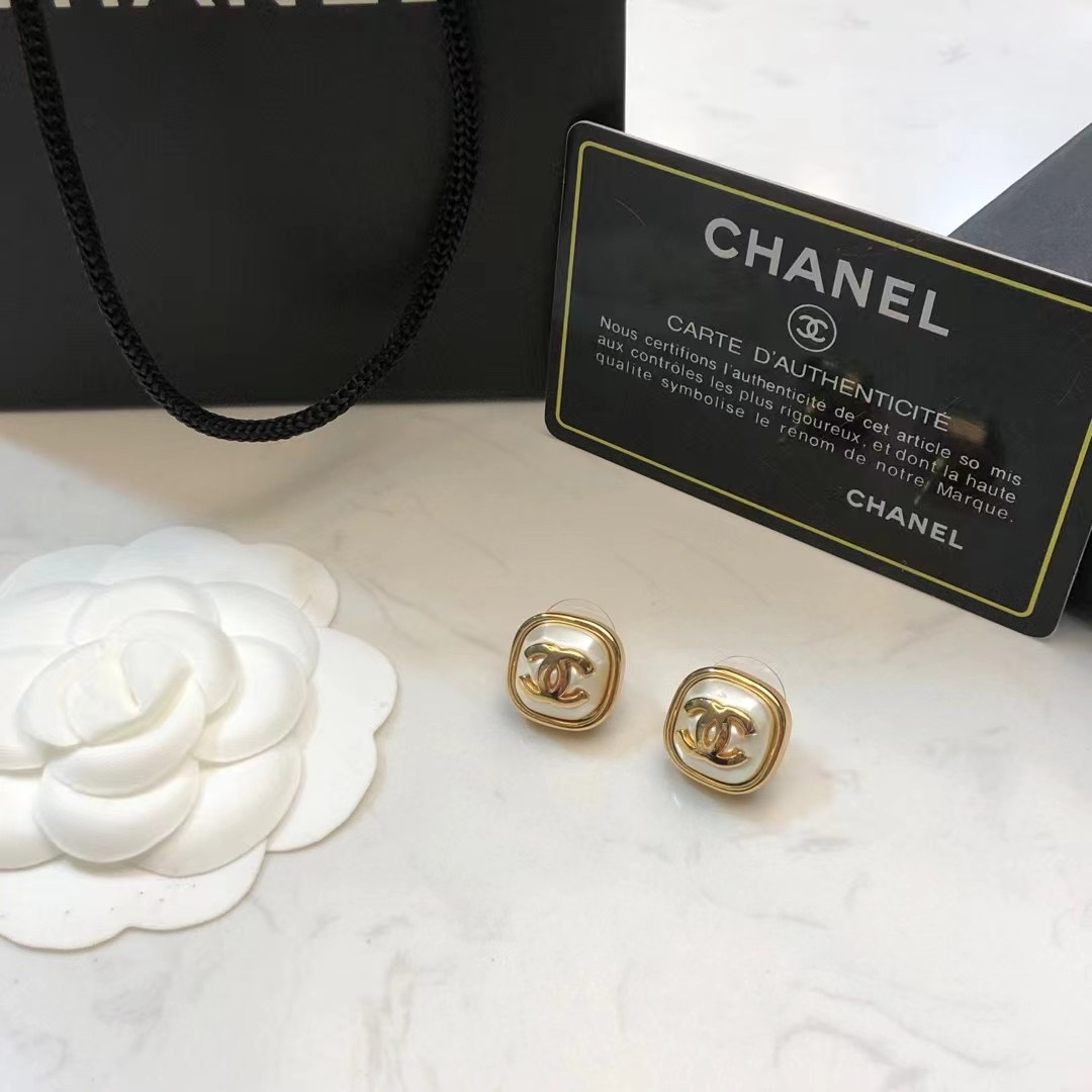 CHANEL高仿女士方形雙C耳環 金色白色琺瑯復古氣質耳釘