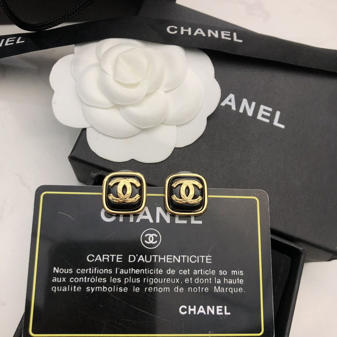 CHANEL高仿女士雙C耳環 黑金方形復古琺瑯耳釘氣質百搭款