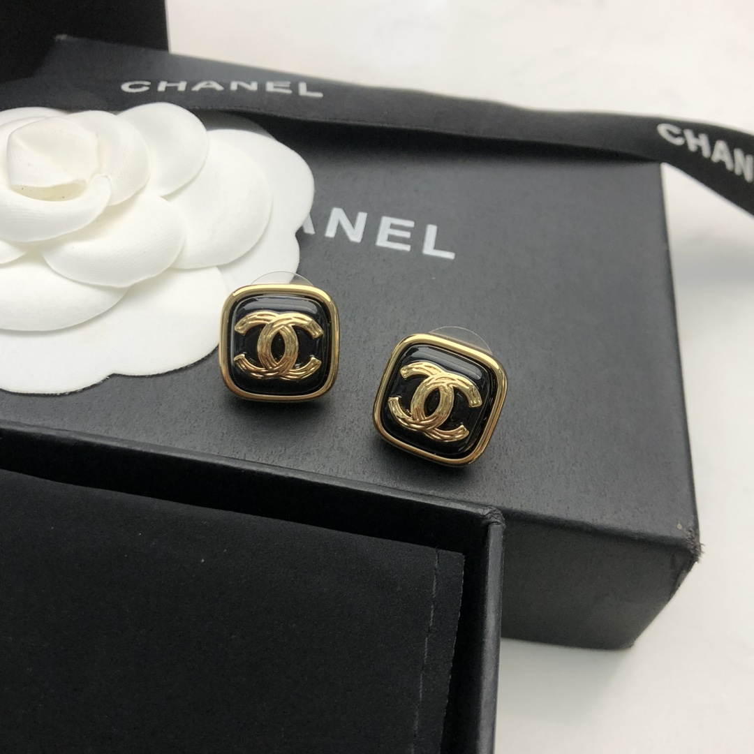 CHANEL高仿女士雙C耳環 黑金方形復古琺瑯耳釘氣質百搭款