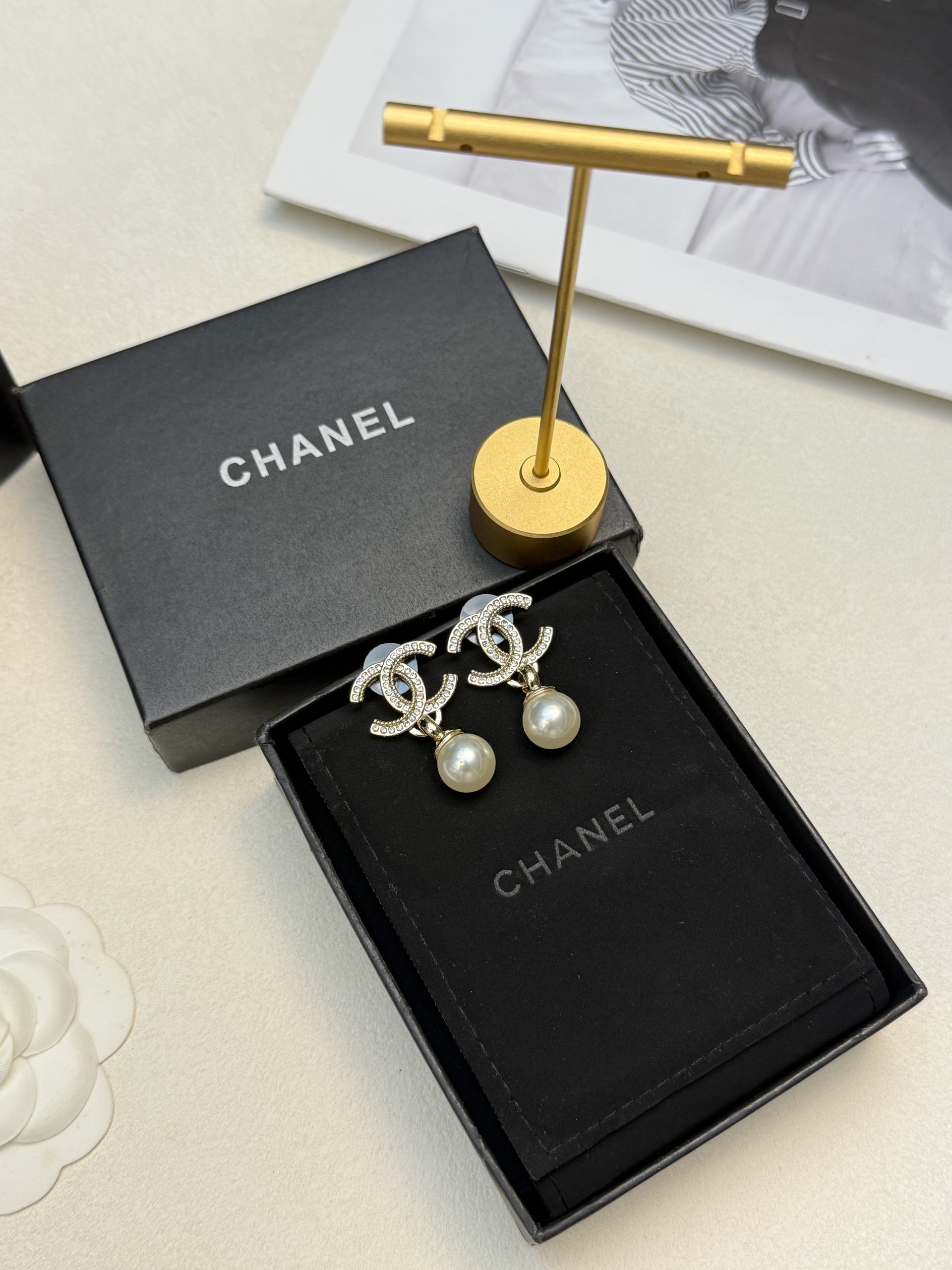 CHANEL一比一女士雙C珍珠耳環 滿鑽金色吊珠復古優雅耳飾