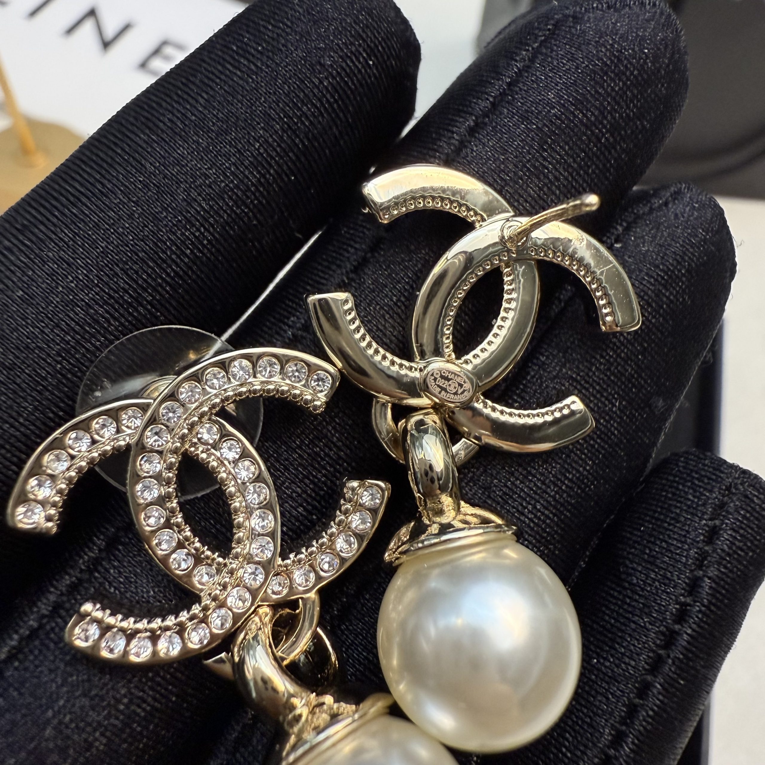 CHANEL一比一女士雙C珍珠耳環 滿鑽金色吊珠復古優雅耳飾