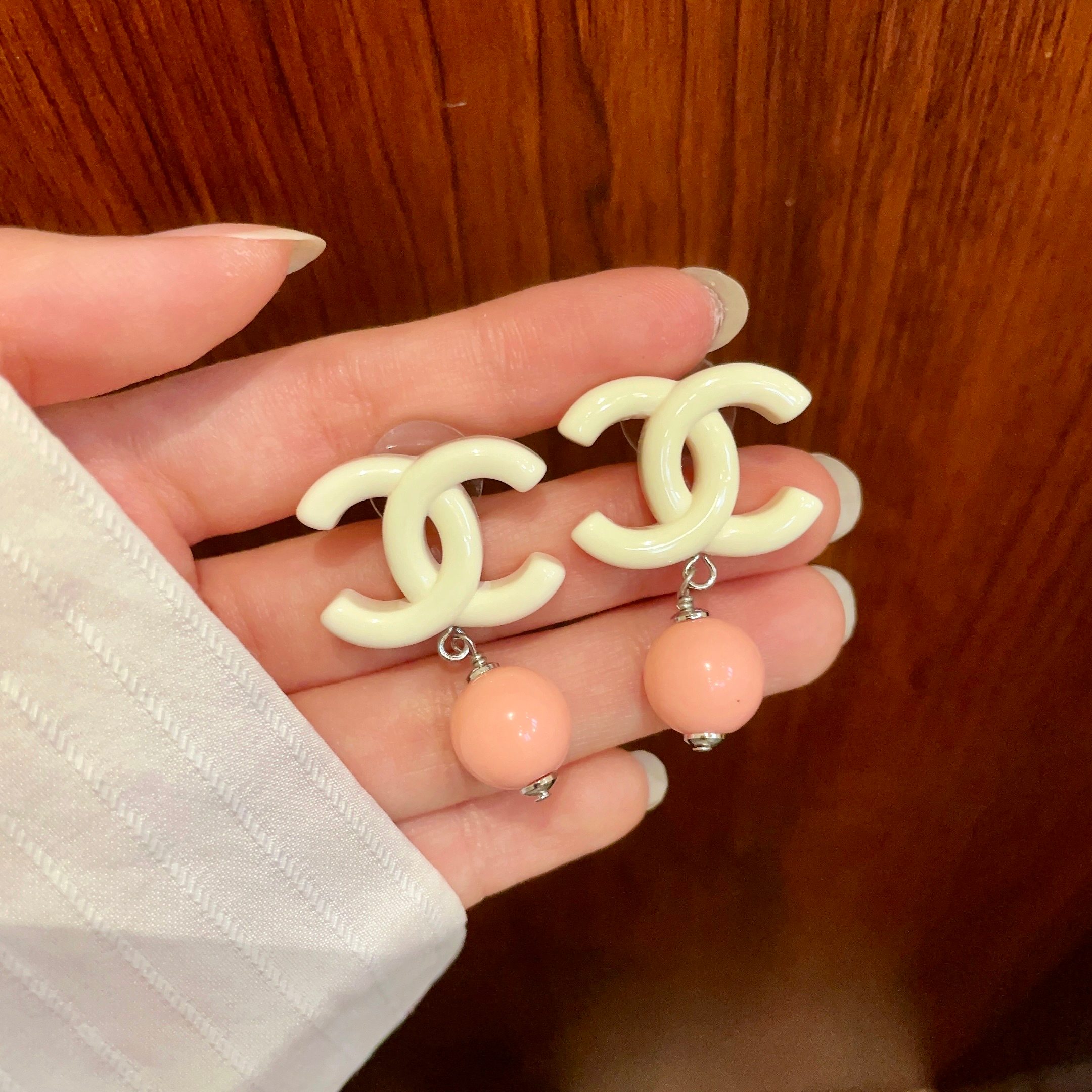 CHANEL 高仿 雙C粉色珍珠垂墜耳環 女款耳飾| 12 CHANEL 高仿 雙C粉色珍珠垂墜耳環 女款耳飾