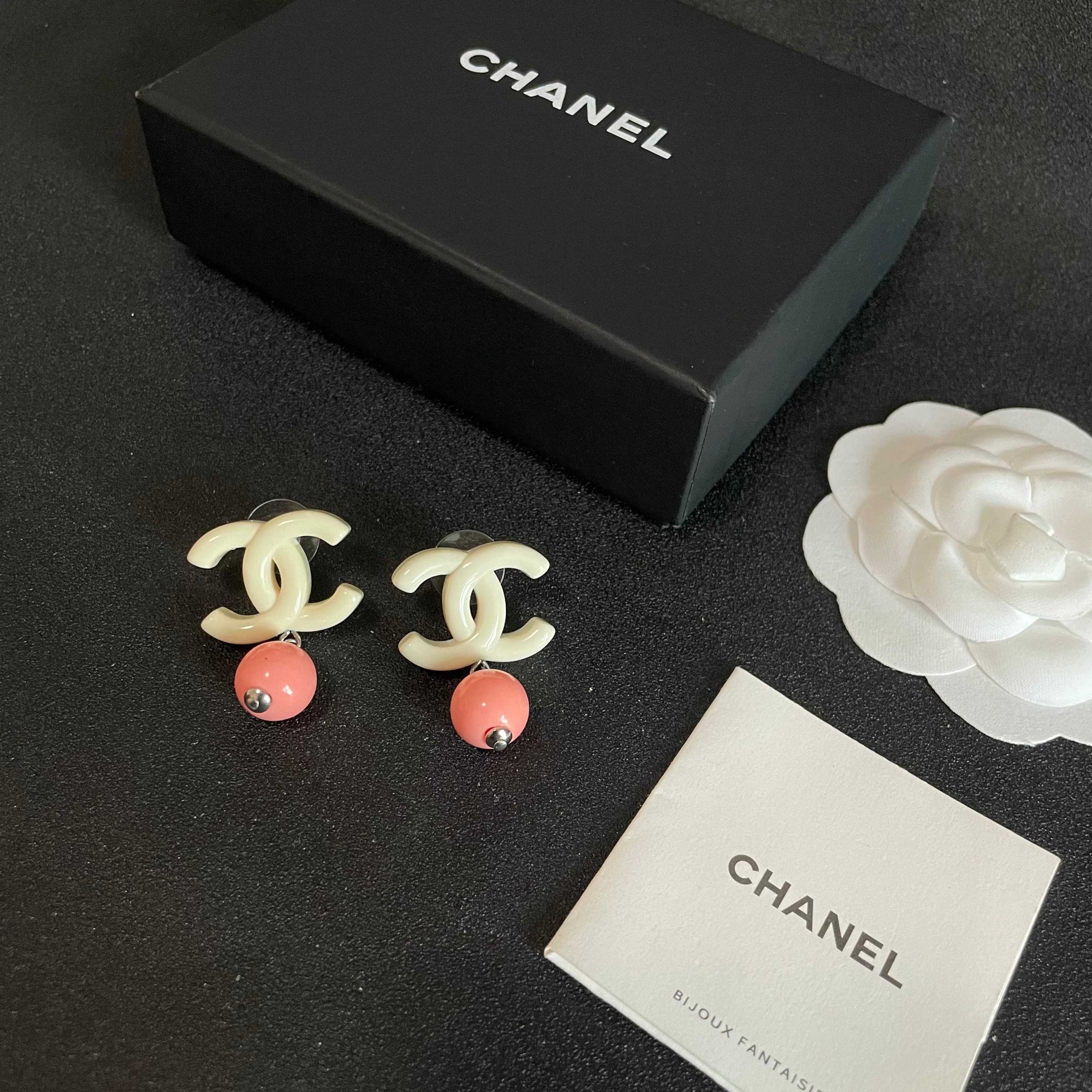 CHANEL 高仿 雙C粉色珍珠垂墜耳環 女款耳飾| 11 CHANEL 高仿 雙C粉色珍珠垂墜耳環 女款耳飾