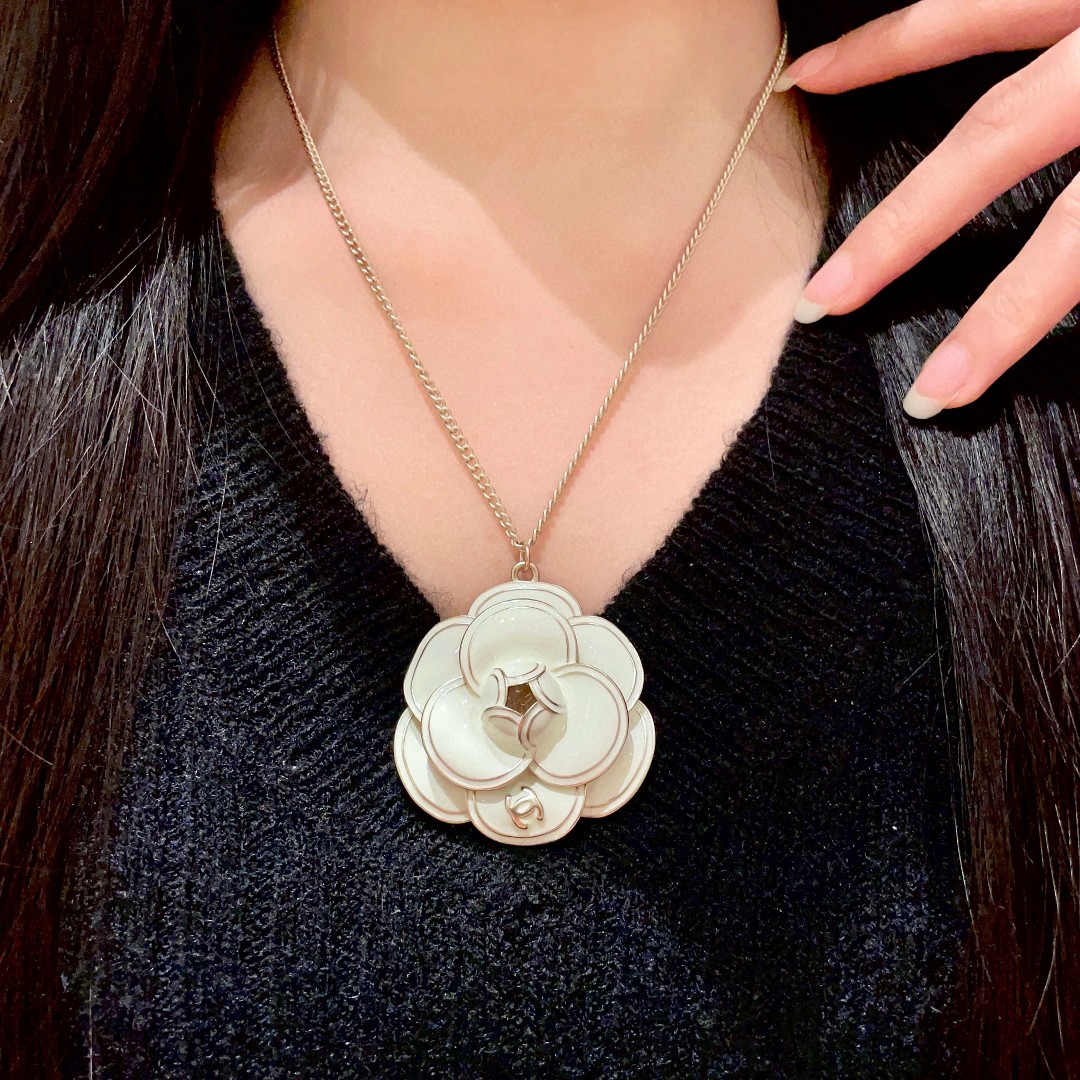 CHANEL 一比一 山茶花長項鍊 白色吊墜項鍊| 2 CHANEL 一比一 山茶花長項鍊 白色吊墜項鍊