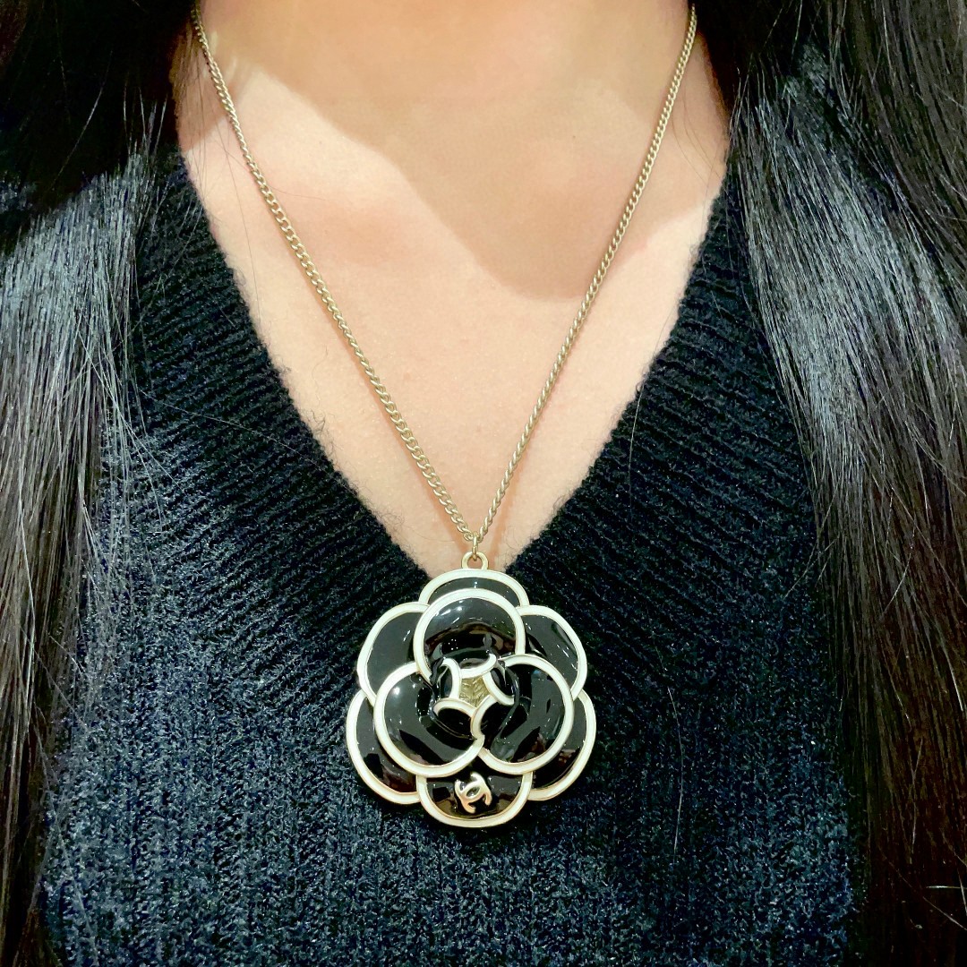 CHANEL 高仿 黑白山茶花吊墜項鍊 女款精品飾品| 13 CHANEL 高仿 黑白山茶花吊墜項鍊 女款精品飾品