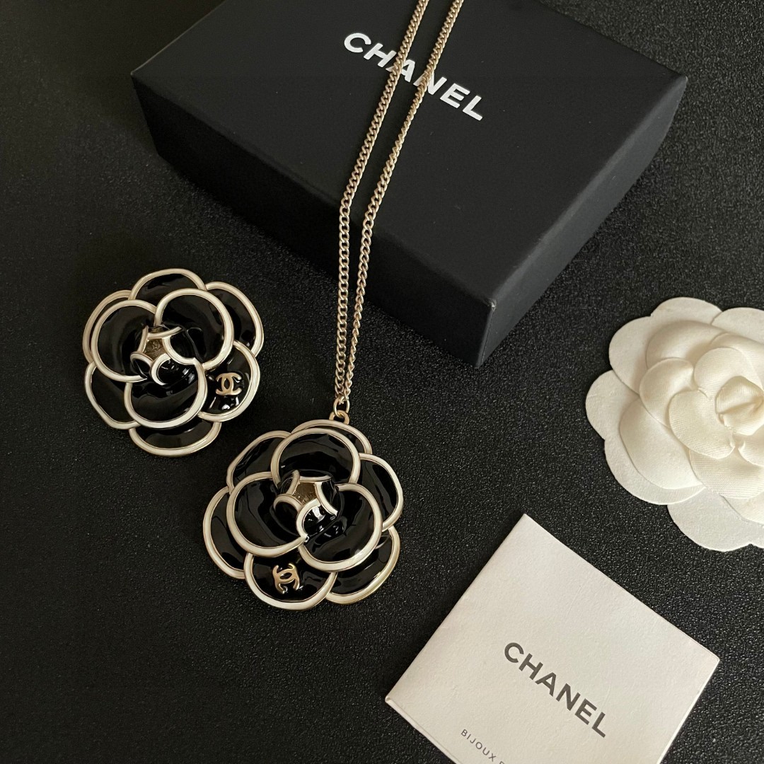 CHANEL 高仿 黑白山茶花吊墜項鍊 女款精品飾品| 11 CHANEL 高仿 黑白山茶花吊墜項鍊 女款精品飾品