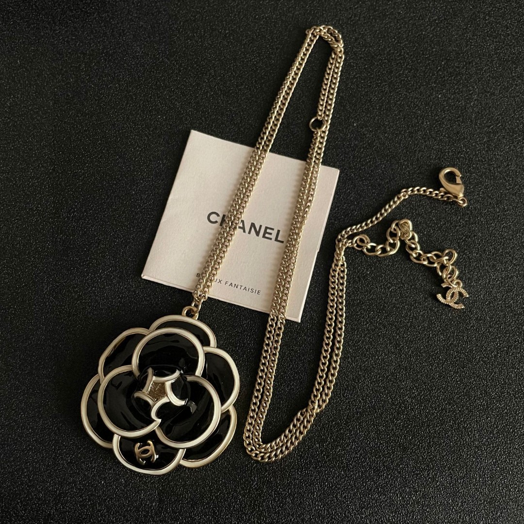 CHANEL 高仿 黑白山茶花吊墜項鍊 女款精品飾品| 7 CHANEL 高仿 黑白山茶花吊墜項鍊 女款精品飾品