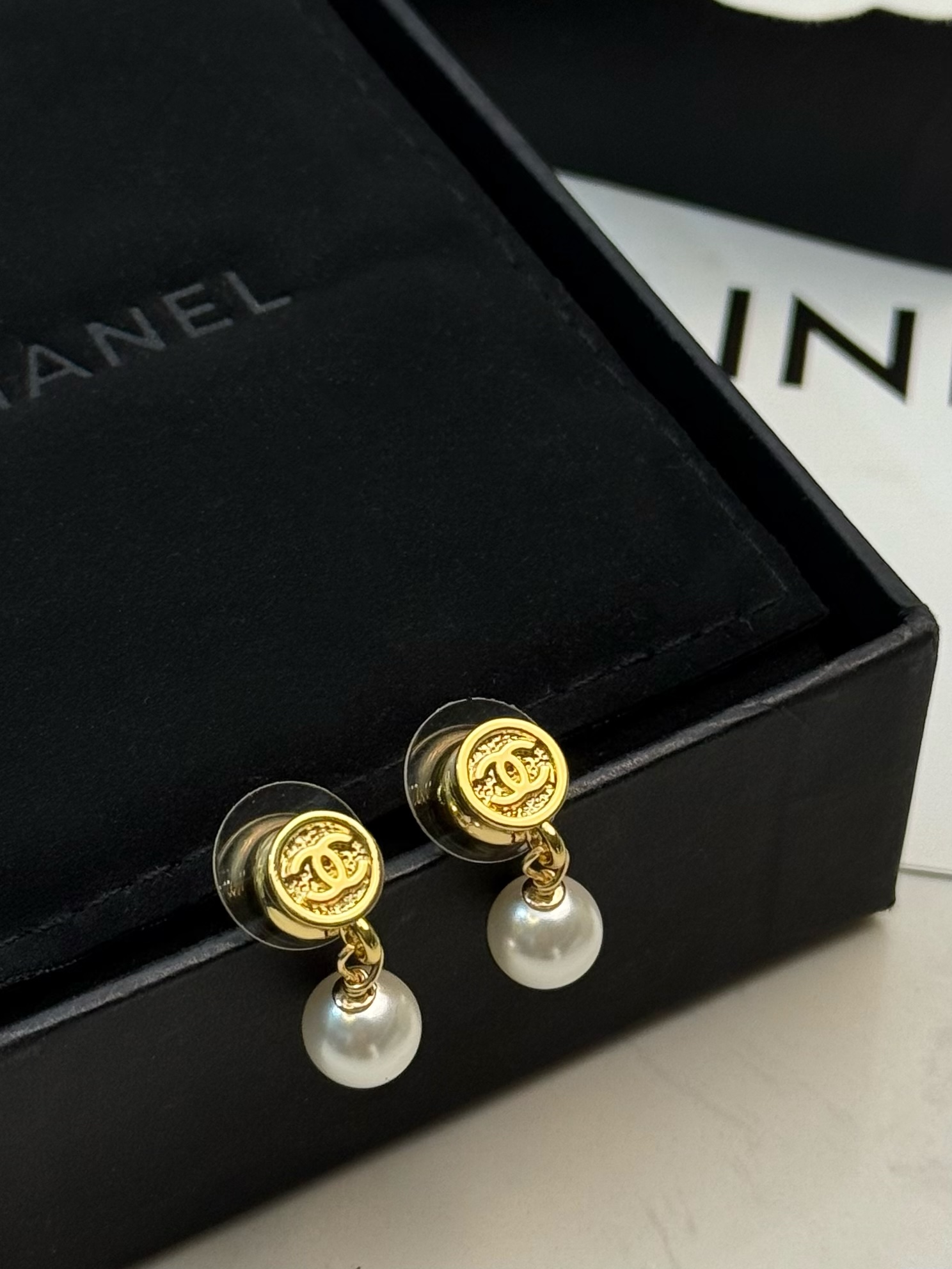 CHANEL 高仿 復古珍珠耳環 雙C耳釘 法式優雅精品耳飾| 10 CHANEL 高仿 復古珍珠耳環 雙C耳釘 法式優雅精品耳飾