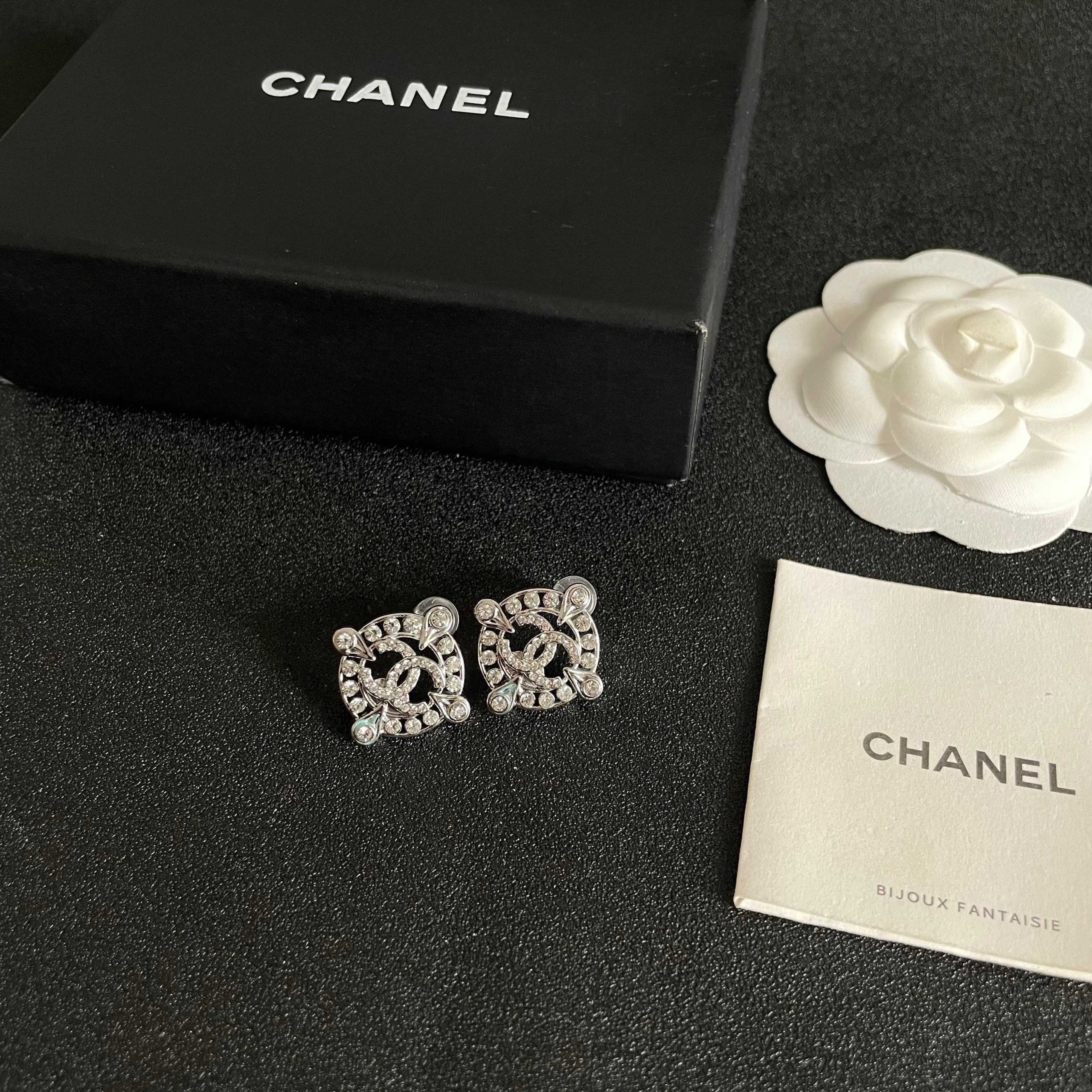 CHANEL 原單 香奈兒 雙C滿鑽圓形耳釘 經典水鑽耳環| 11 CHANEL 原單 香奈兒 雙C滿鑽圓形耳釘 經典水鑽耳環