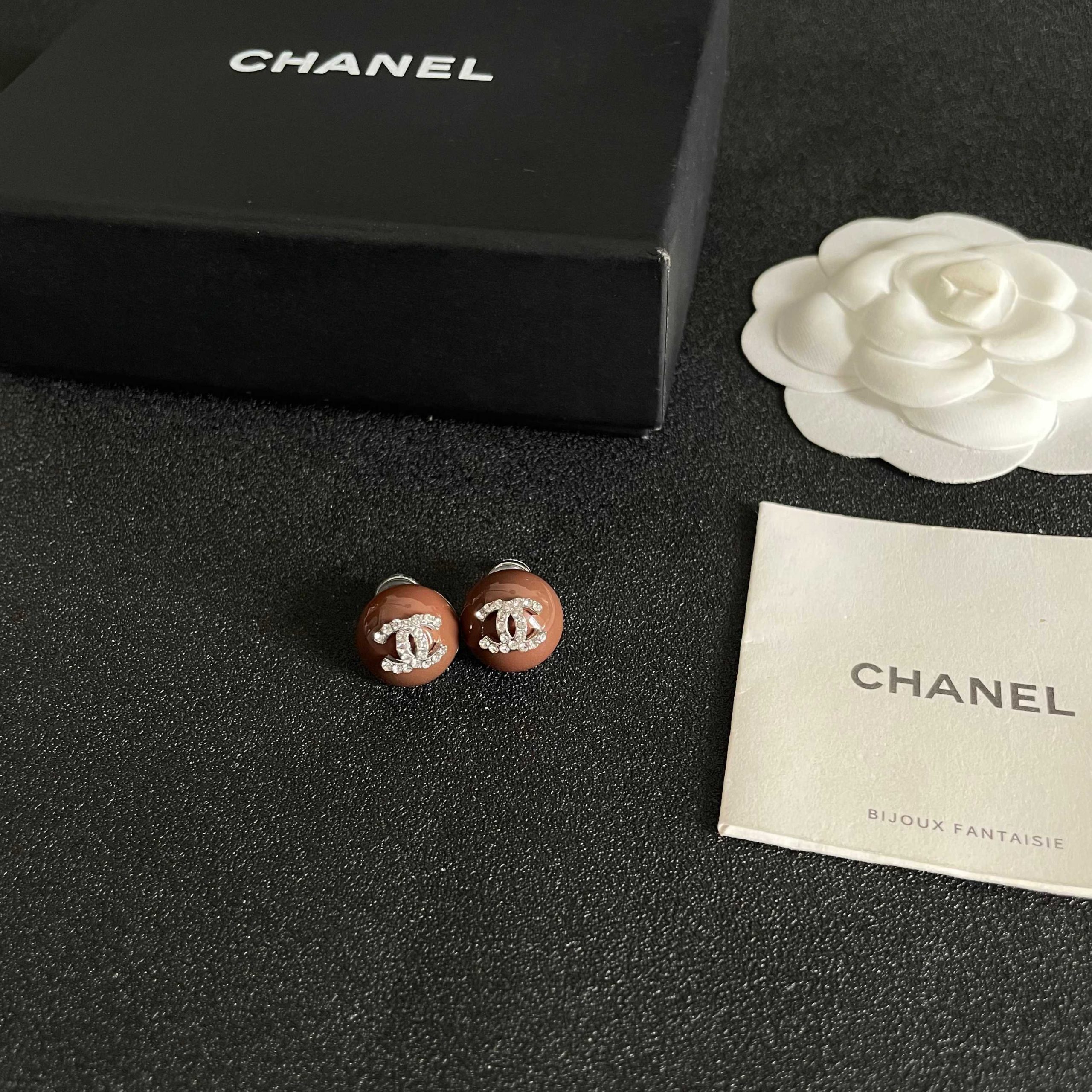 CHANEL A貨香奈兒 咖啡色雙C耳釘 琺瑯Logo耳環 女款飾品| 11 CHANEL A貨香奈兒 咖啡色雙C耳釘 琺瑯Logo耳環 女款飾品