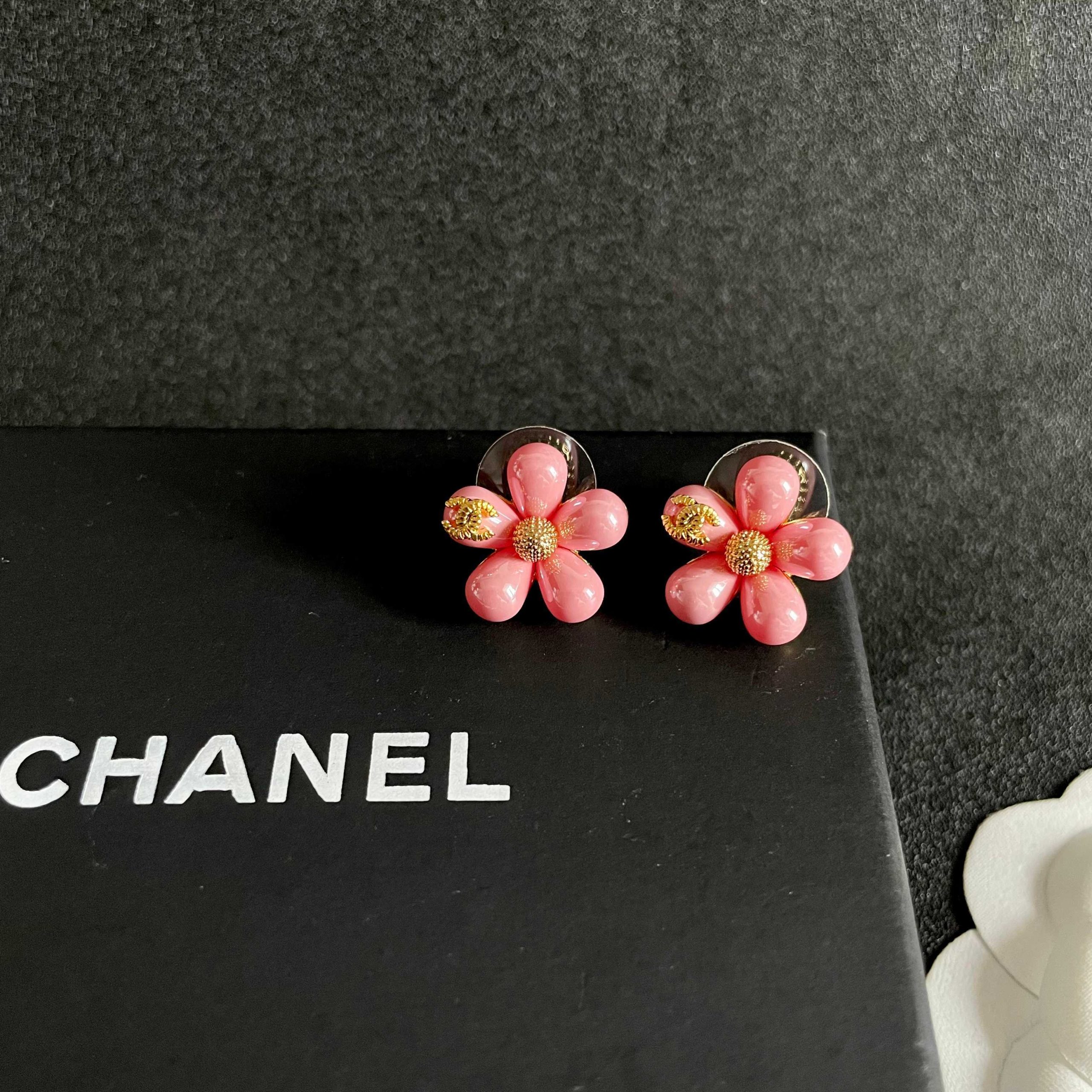 CHANEL 一比一 香奈兒 粉色花朵耳釘 山茶花耳環 女款精品飾品| 7 CHANEL 一比一 香奈兒 粉色花朵耳釘 山茶花耳環 女款精品飾品