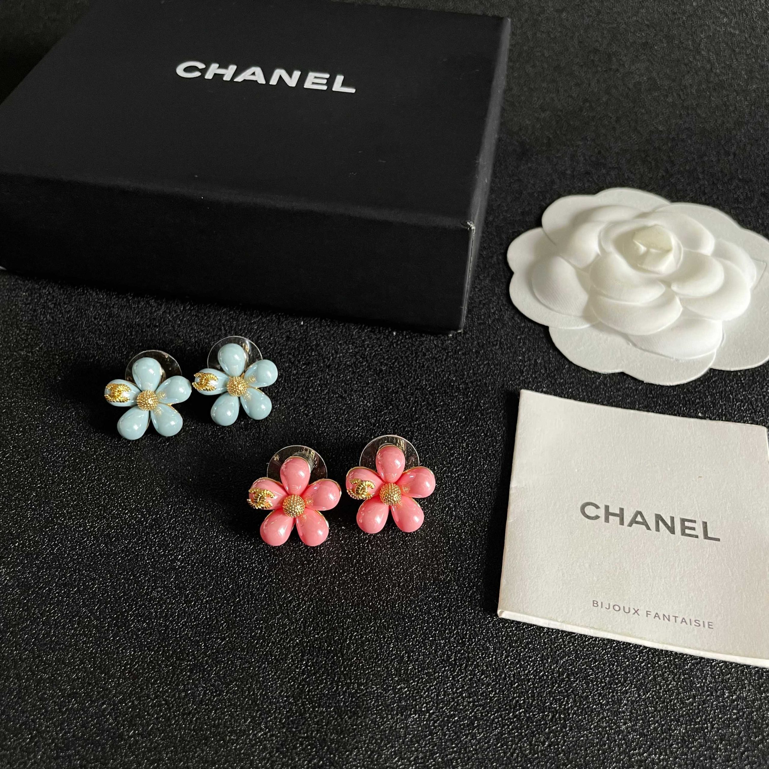CHANEL 高仿香奈兒 藍色山茶花耳釘 琺瑯花朵耳環 女款飾品