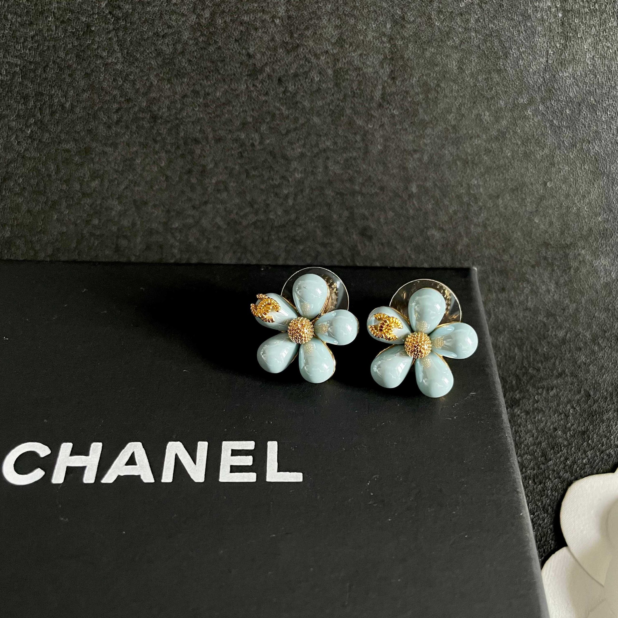 CHANEL 高仿香奈兒 藍色山茶花耳釘 琺瑯花朵耳環 女款飾品
