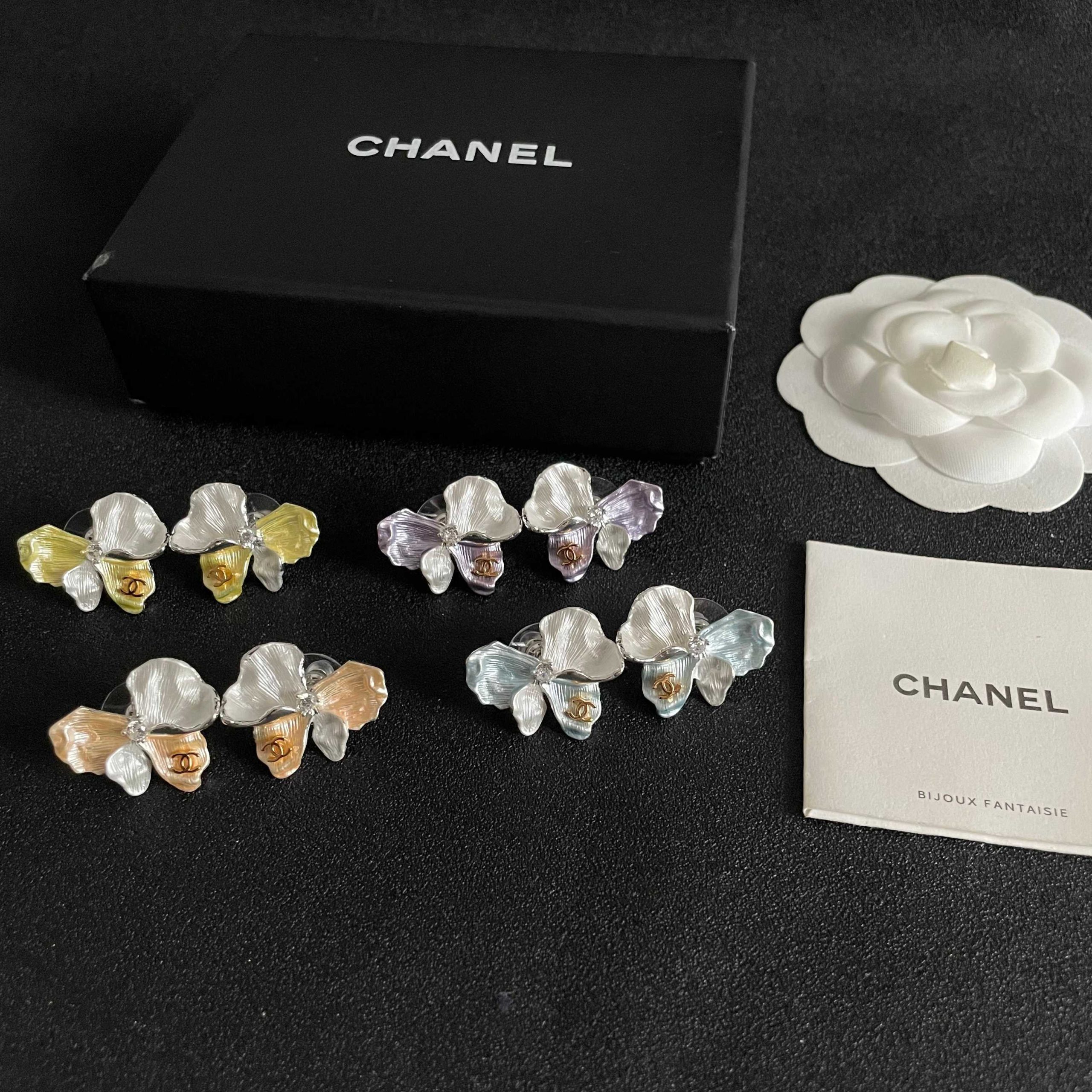 CHANEL A貨香奈兒 白色蘭花耳釘 珍珠花卉耳環 精品耳飾| 11 CHANEL A貨香奈兒 白色蘭花耳釘 珍珠花卉耳環 精品耳飾
