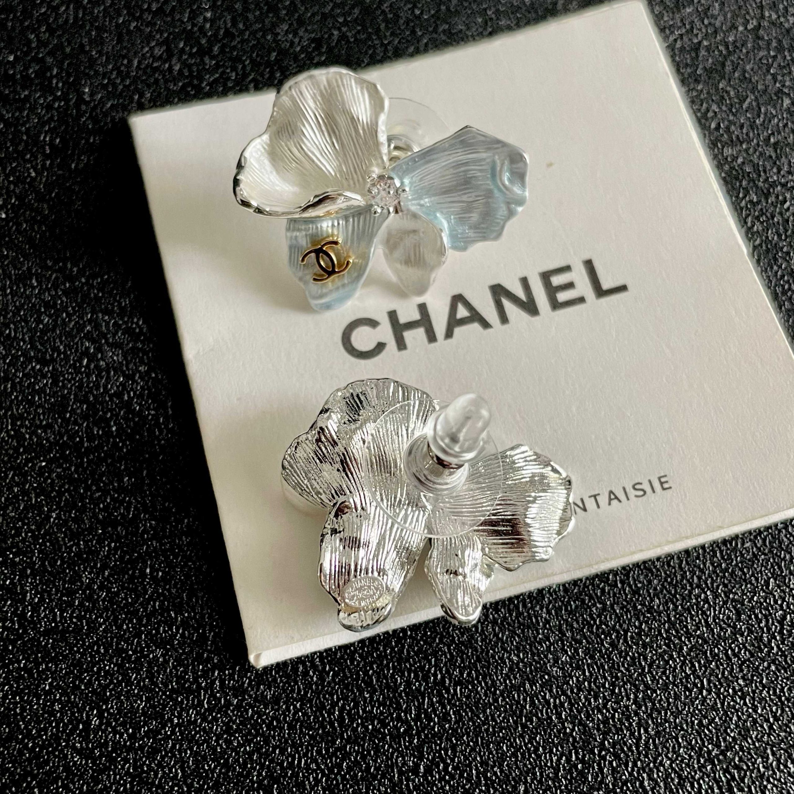 CHANEL A貨香奈兒 白色蘭花耳釘 珍珠花卉耳環 精品耳飾| 9 CHANEL A貨香奈兒 白色蘭花耳釘 珍珠花卉耳環 精品耳飾
