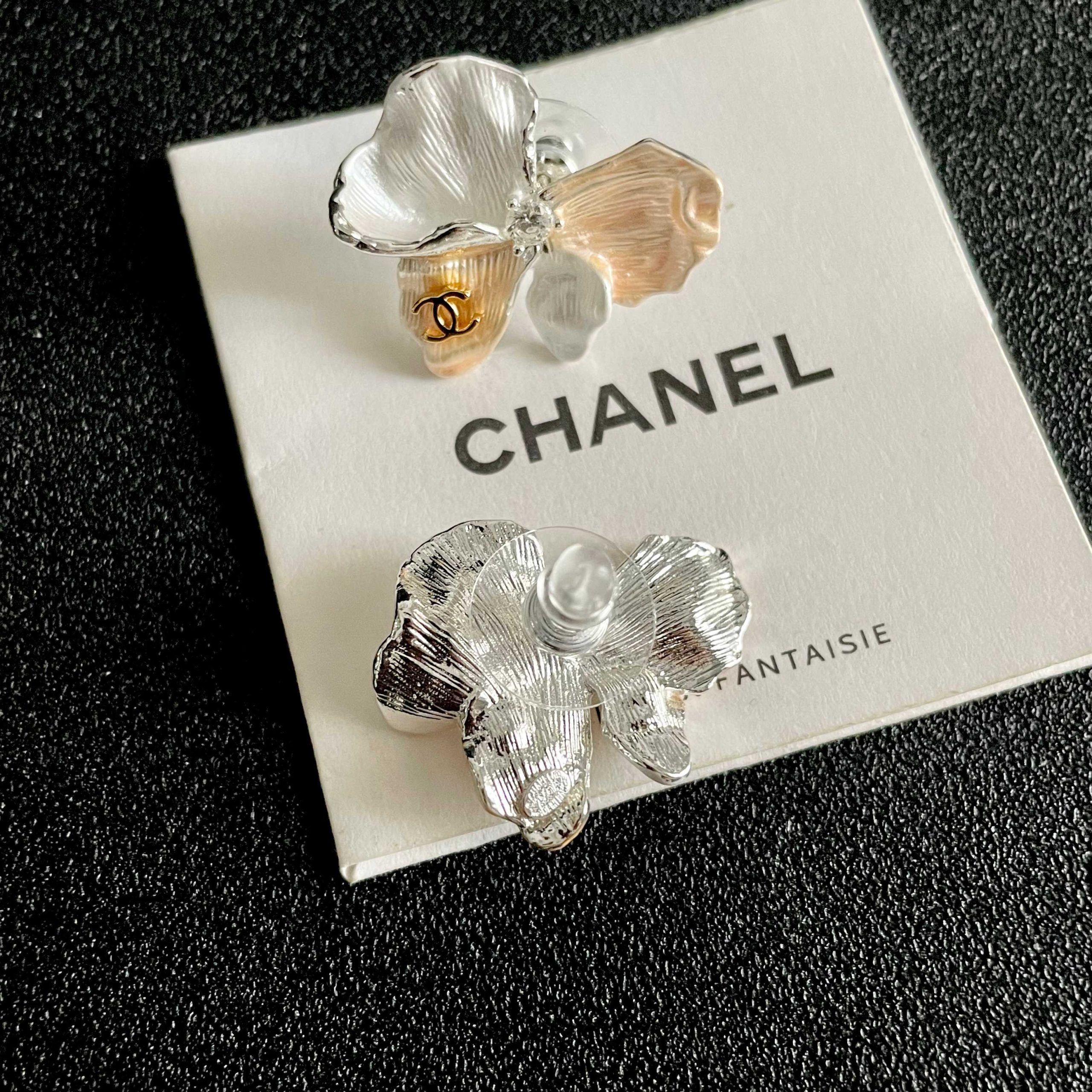 CHANEL一比一 香奈兒 金白蘭花耳釘 花卉耳環 精品女款| 9 CHANEL一比一 香奈兒 金白蘭花耳釘 花卉耳環 精品女款