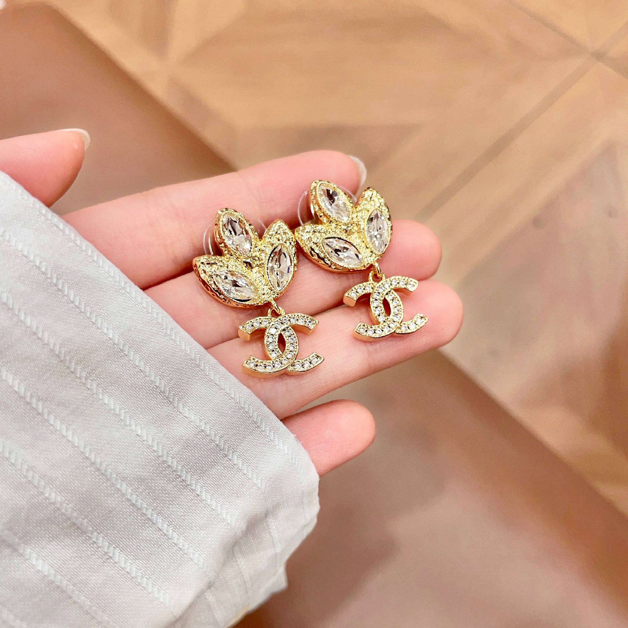 CHANEL 原單 香奈兒 水晶花瓣雙C垂墜耳環 滿鑽耳飾 女款精品| 12 CHANEL 原單 香奈兒 水晶花瓣雙C垂墜耳環 滿鑽耳飾 女款精品