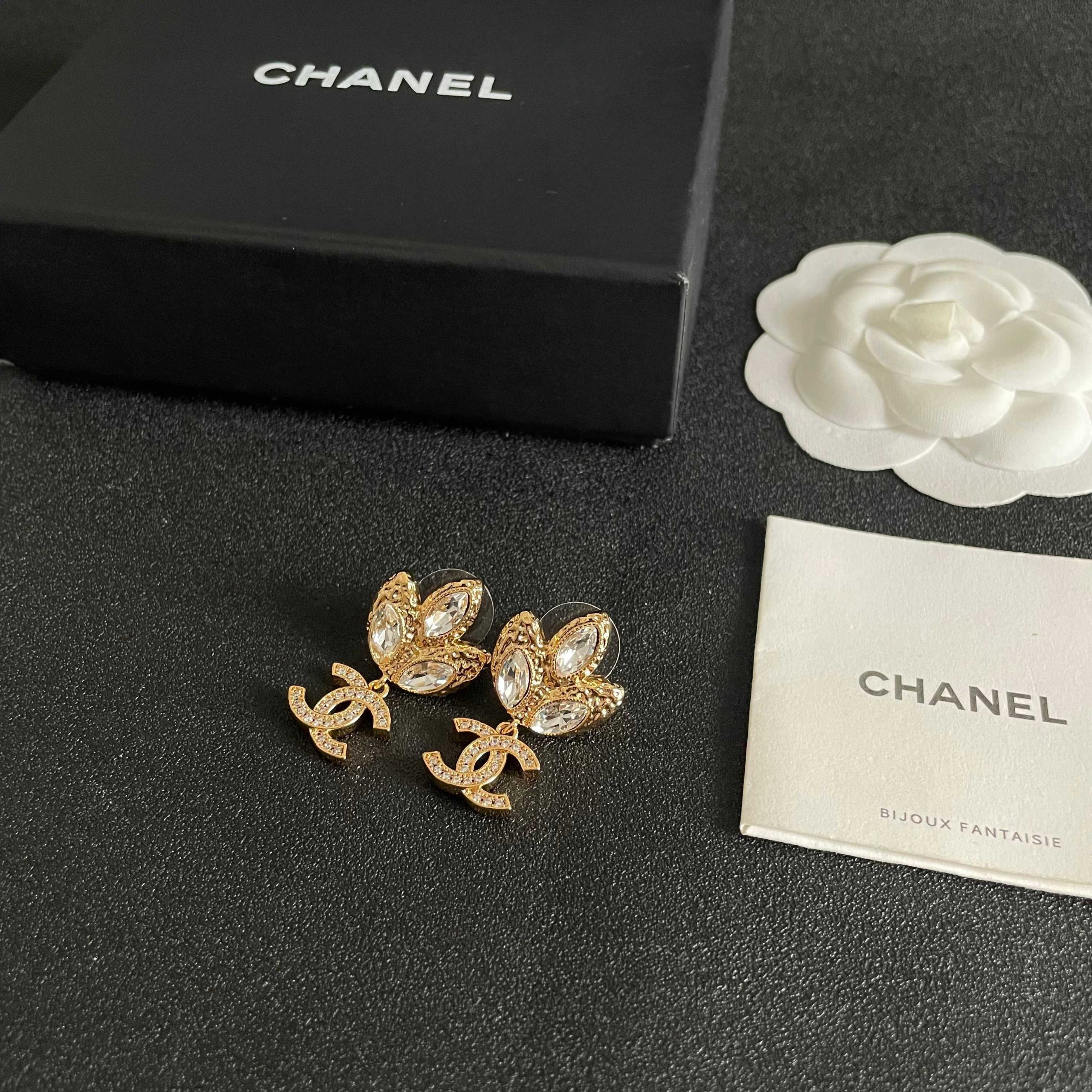 CHANEL 原單 香奈兒 水晶花瓣雙C垂墜耳環 滿鑽耳飾 女款精品| 11 CHANEL 原單 香奈兒 水晶花瓣雙C垂墜耳環 滿鑽耳飾 女款精品