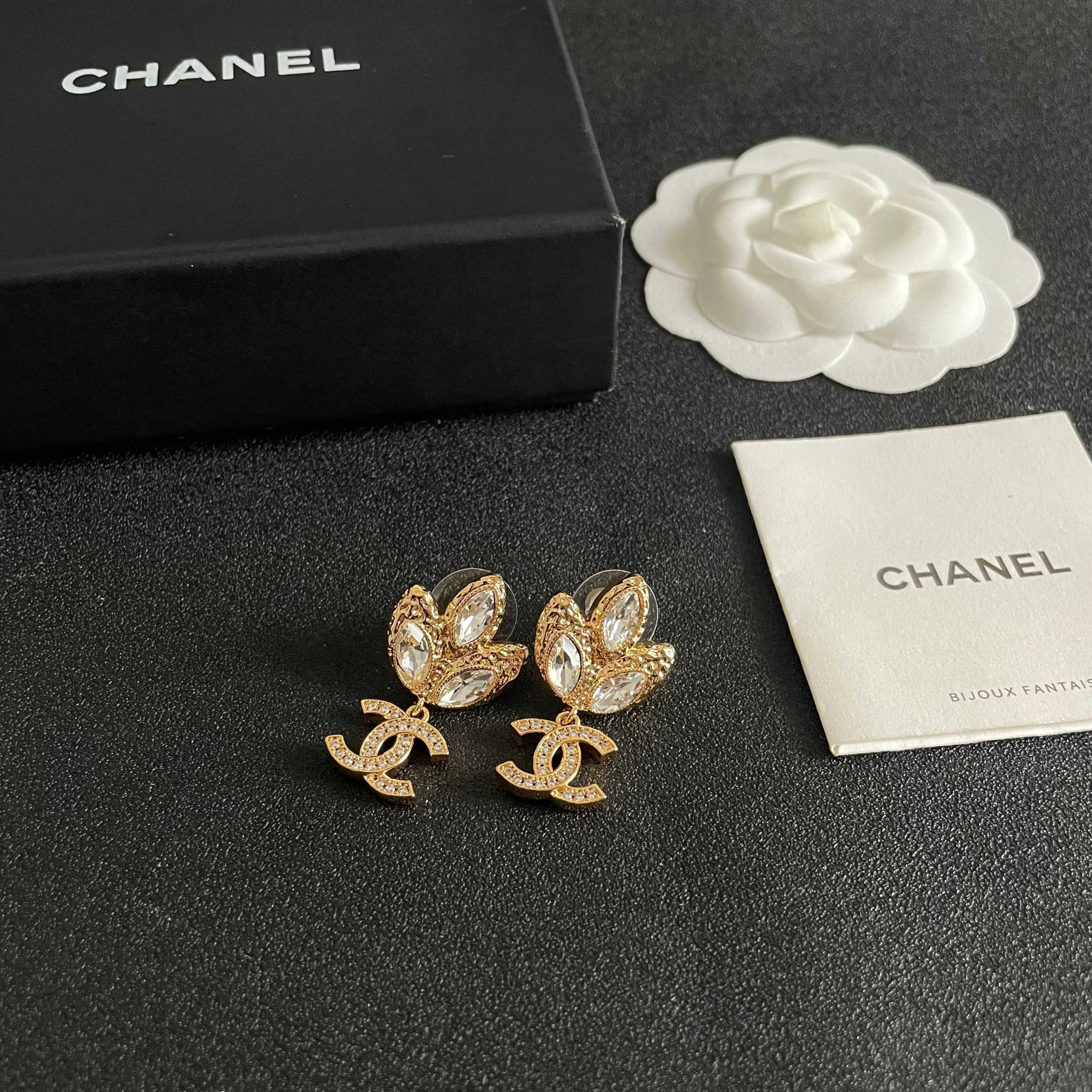CHANEL 原單 香奈兒 水晶花瓣雙C垂墜耳環 滿鑽耳飾 女款精品| 10 CHANEL 原單 香奈兒 水晶花瓣雙C垂墜耳環 滿鑽耳飾 女款精品