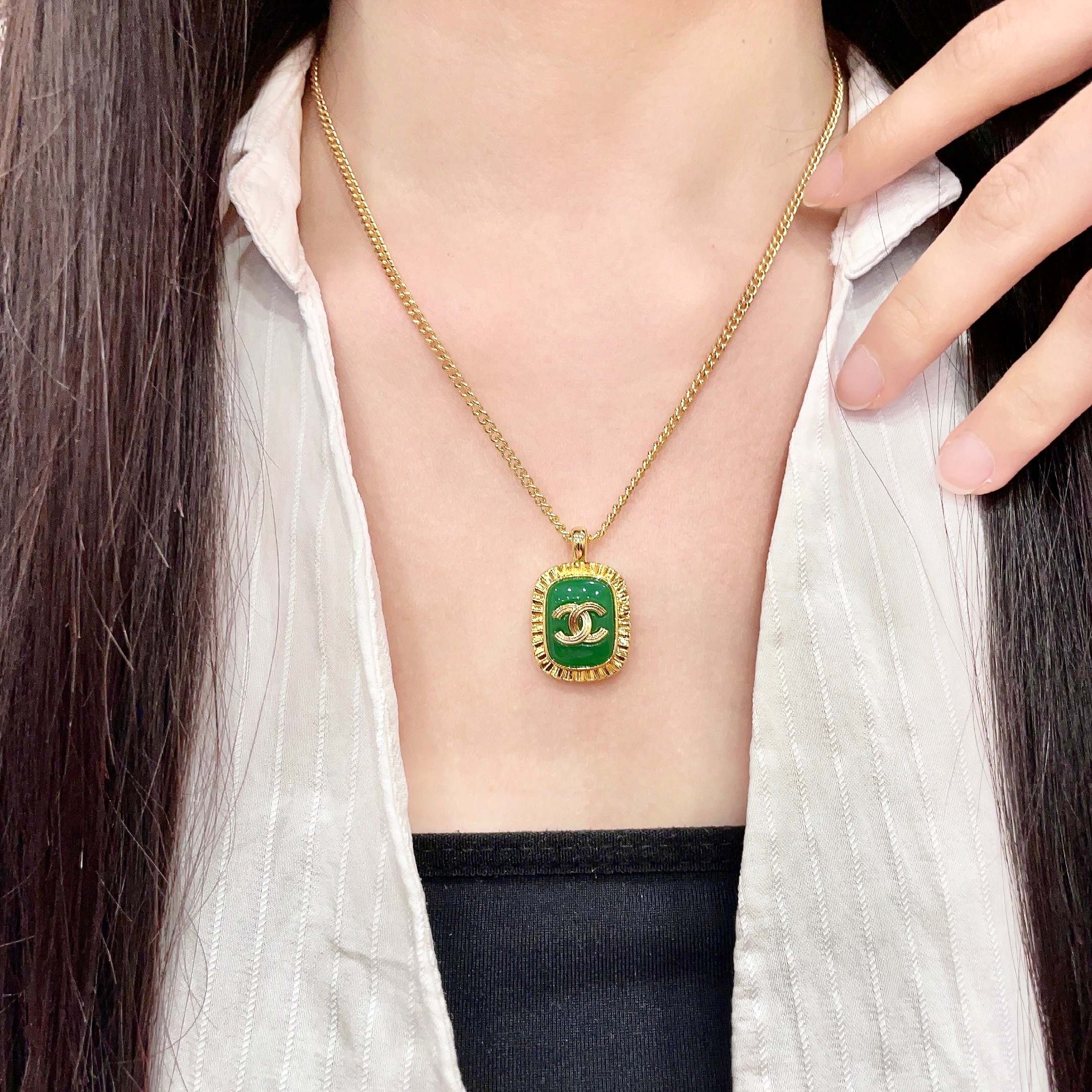CHANEL高仿 香奈兒 綠色琺瑯雙C項鍊 復古吊墜 女款飾品