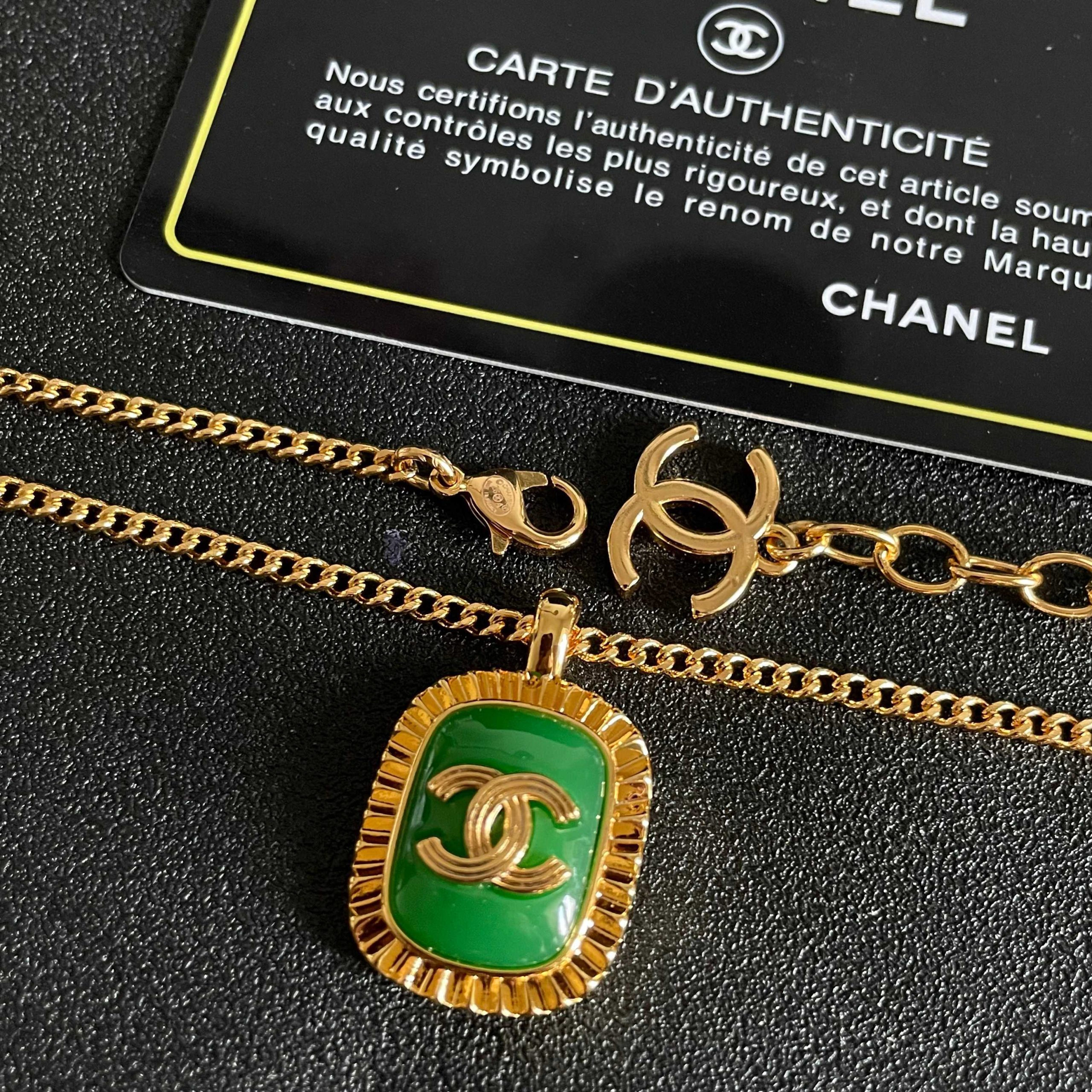 CHANEL高仿 香奈兒 綠色琺瑯雙C項鍊 復古吊墜 女款飾品| 9 CHANEL高仿 香奈兒 綠色琺瑯雙C項鍊 復古吊墜 女款飾品