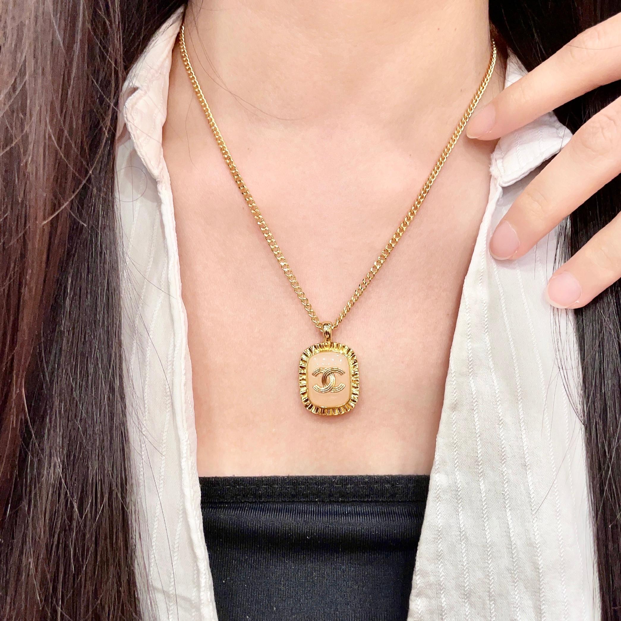 CHANEL A貨香奈兒 粉色琺瑯雙C項鍊 復古吊墜 女款精品