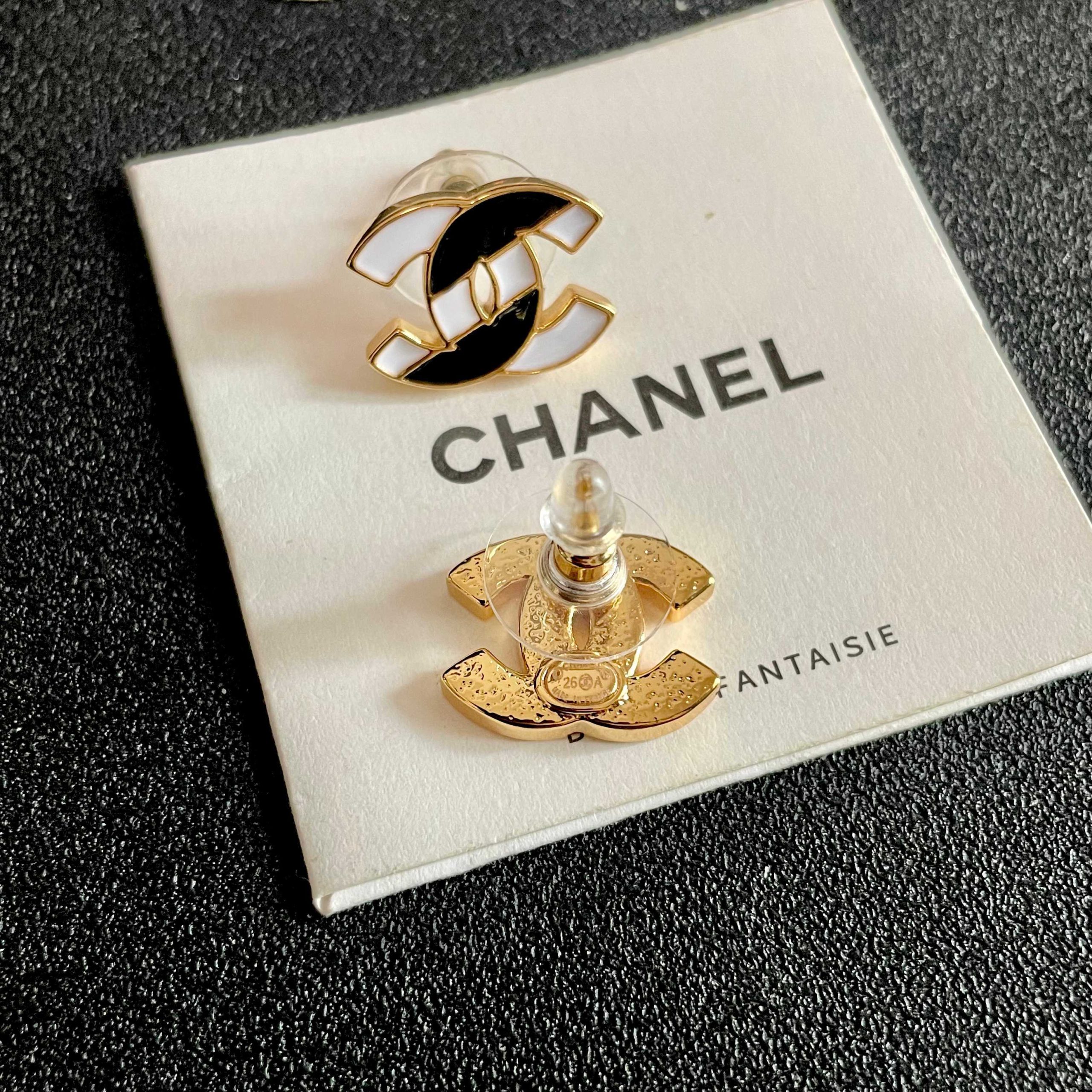 Chanel 原單 黑白雙C琺瑯耳釘 經典Logo耳環 女款精品飾品