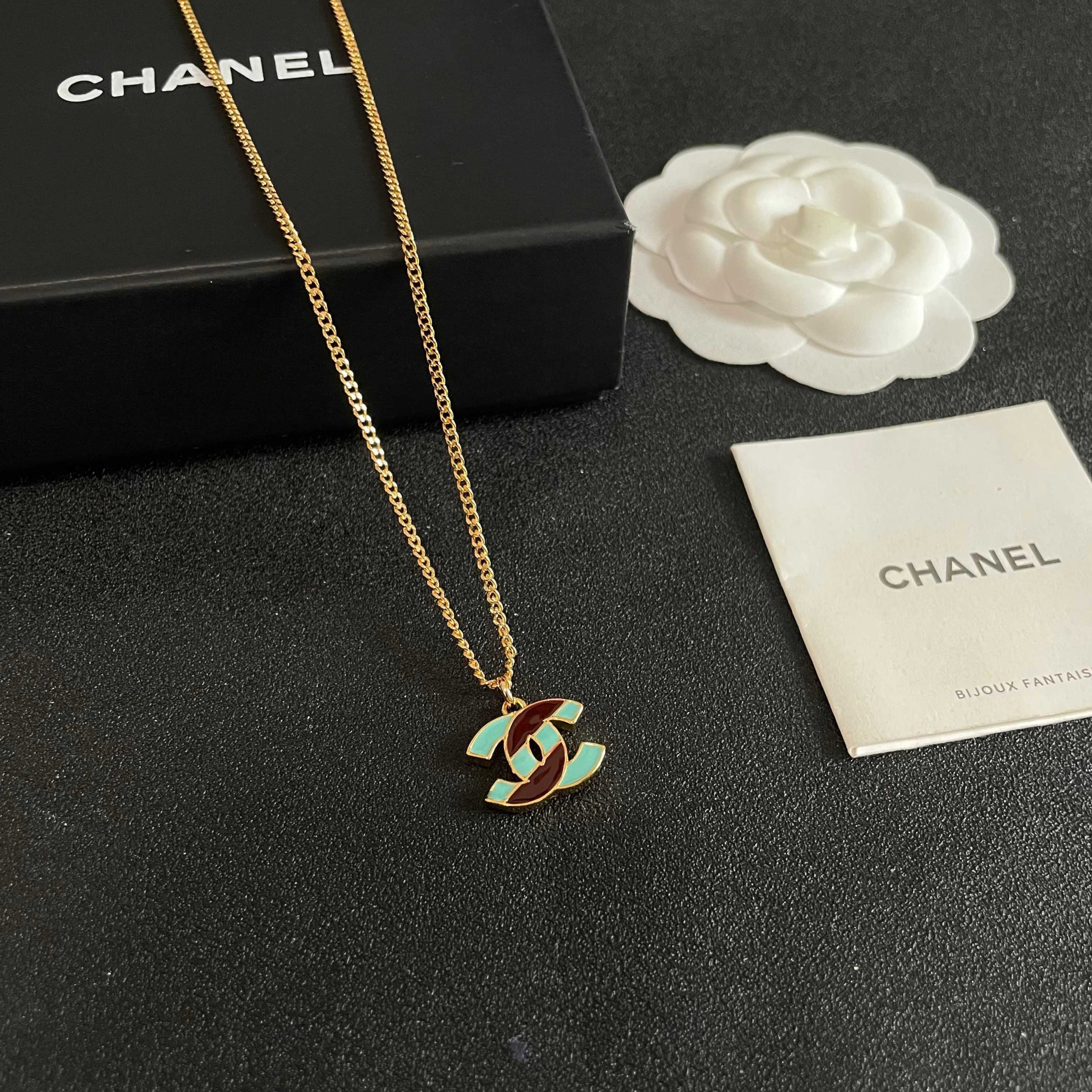 Chanel A貨 雙C琺瑯項鍊 綠色復古吊墜 精品女款飾品| 10 Chanel A貨 雙C琺瑯項鍊 綠色復古吊墜 精品女款飾品