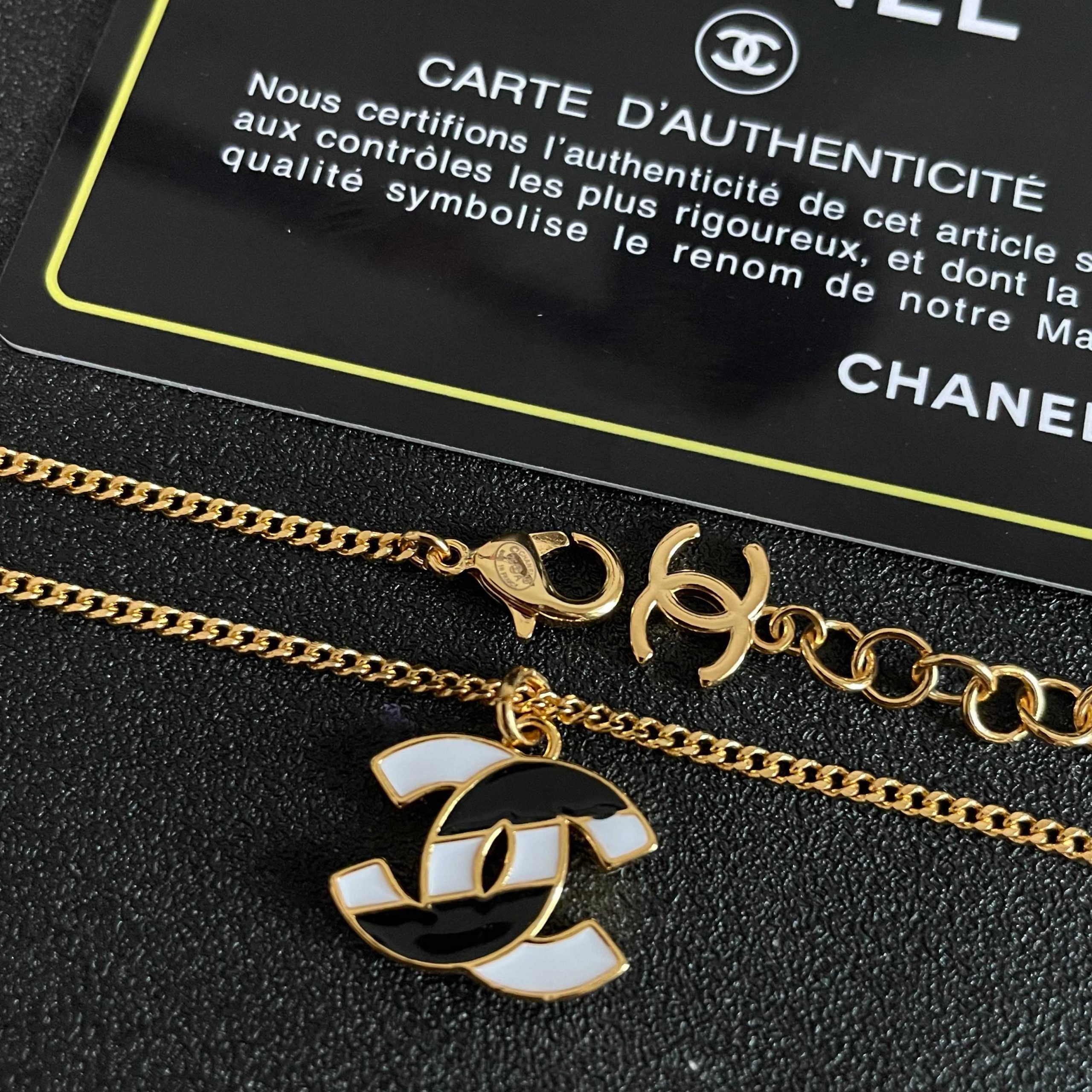 Chanel 高仿 黑白雙C琺瑯項鍊 經典Logo吊墜 精品鎖骨鏈