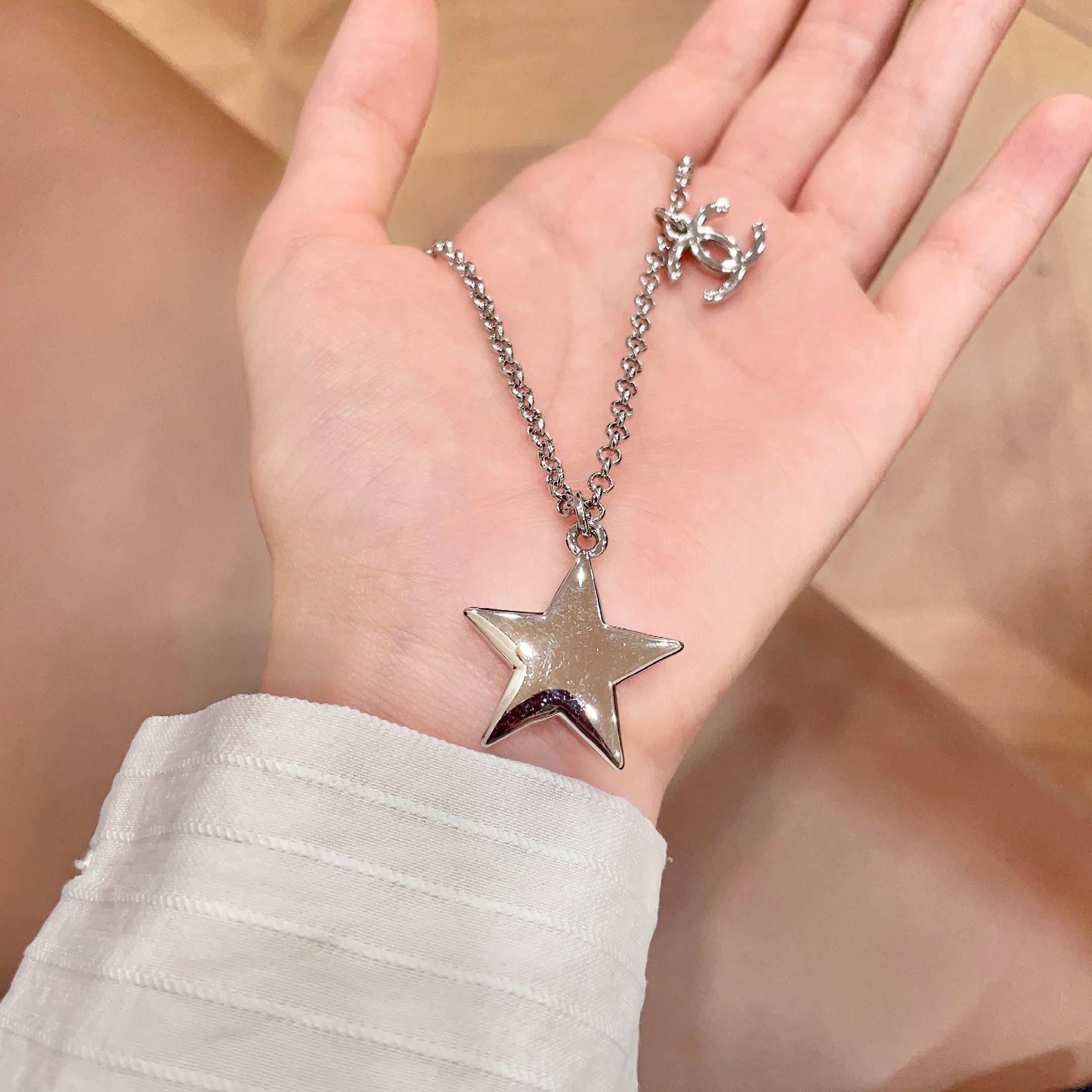 CHANEL高仿女士星星雙C吊墜項鍊 復古銀色百搭精品飾品| 12 CHANEL高仿女士星星雙C吊墜項鍊 復古銀色百搭精品飾品