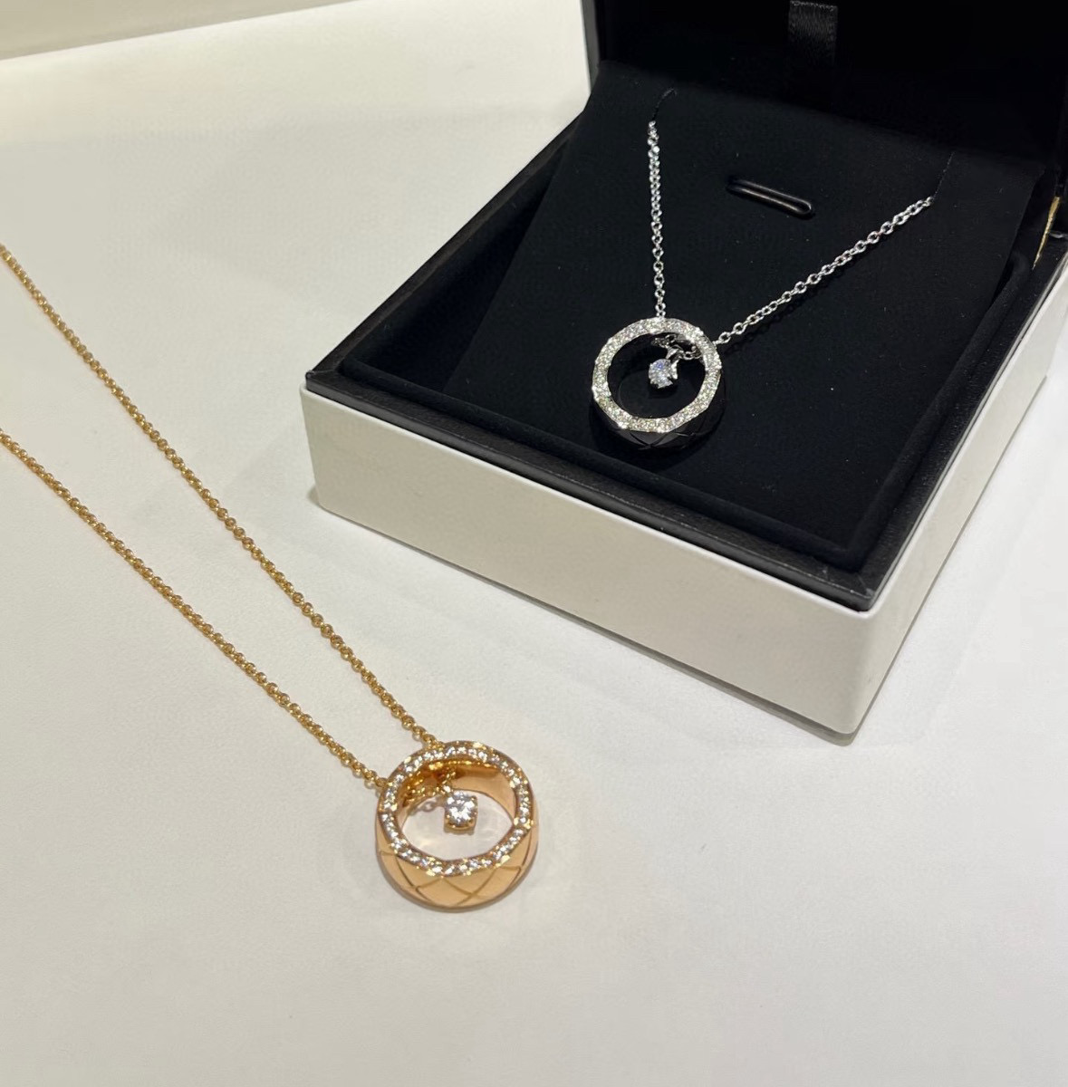 CHANEL高仿女士圓環鑲鑽項鍊 金銀雙色精緻吊墜百搭鎖骨鏈| 11 CHANEL高仿女士圓環鑲鑽項鍊 金銀雙色精緻吊墜百搭鎖骨鏈