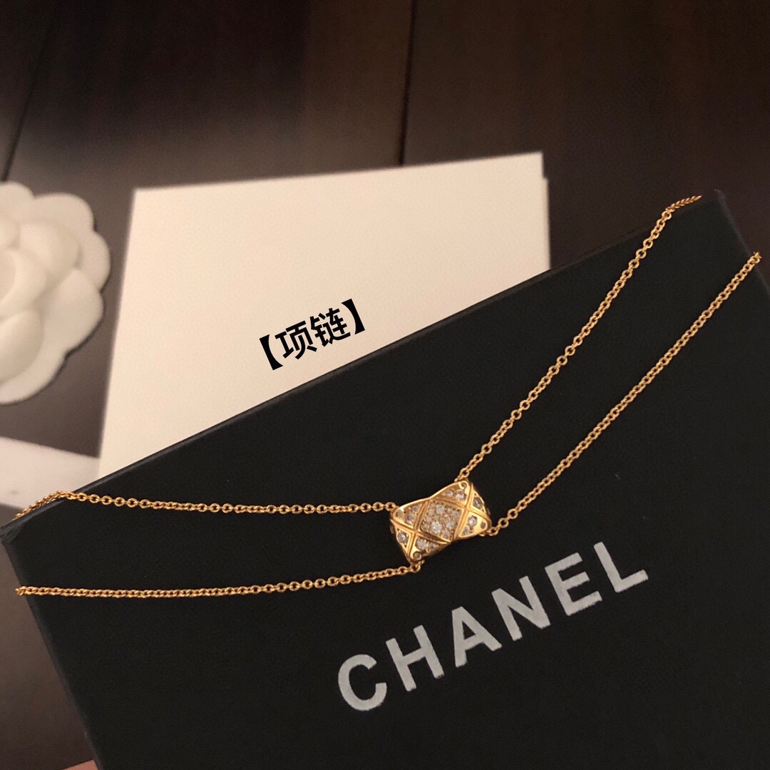 CHANEL高仿女士菱格鑲鑽吊墜項鍊 金色雙鏈設計精緻鎖骨鏈| 9 CHANEL高仿女士菱格鑲鑽吊墜項鍊 金色雙鏈設計精緻鎖骨鏈
