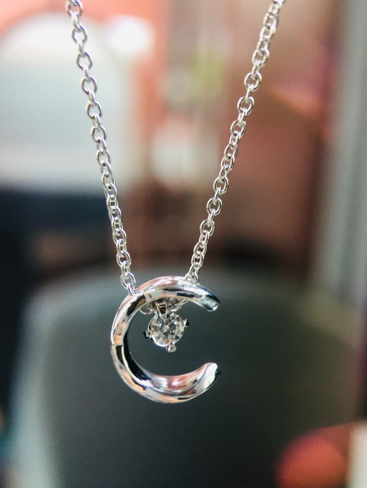 CHANEL高仿女士月牙單鑽項鍊 銀色立體切面吊墜簡約氣質款| 10 CHANEL高仿女士月牙單鑽項鍊 銀色立體切面吊墜簡約氣質款