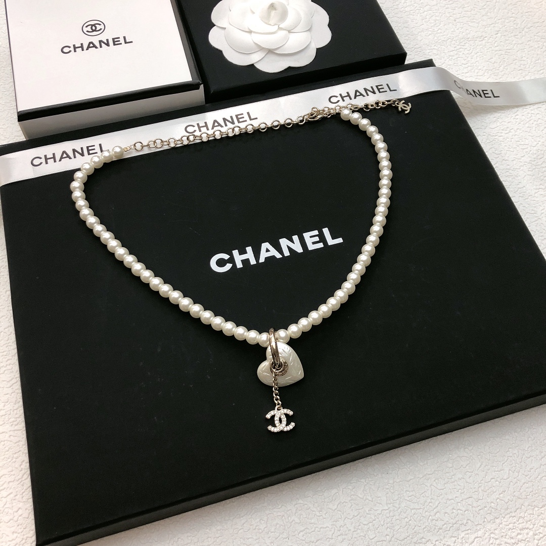 CHANEL原單女士珍珠愛心項鍊 雙C鑲鑽吊墜甜美復古鎖骨鏈