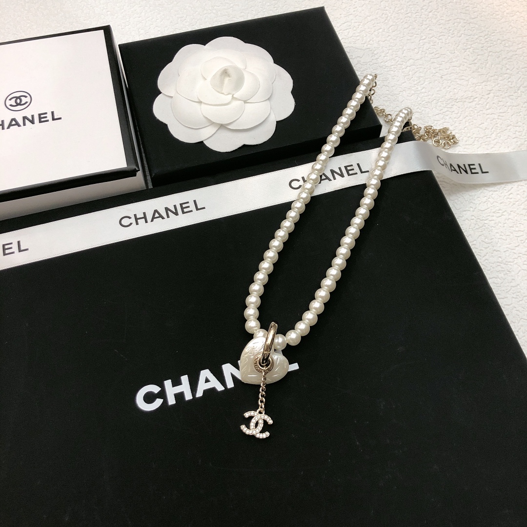 CHANEL原單女士珍珠愛心項鍊 雙C鑲鑽吊墜甜美復古鎖骨鏈