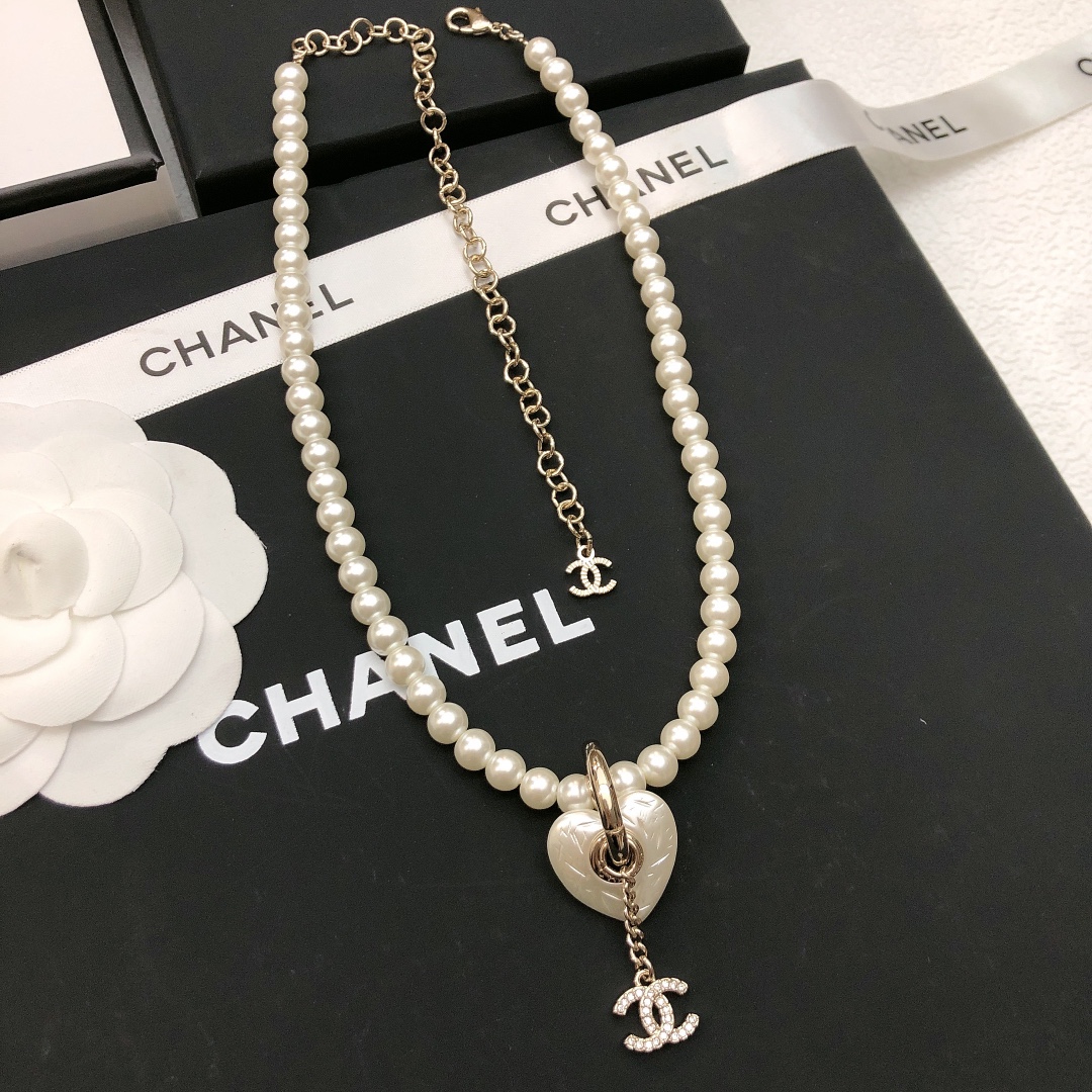 CHANEL原單女士珍珠愛心項鍊 雙C鑲鑽吊墜甜美復古鎖骨鏈