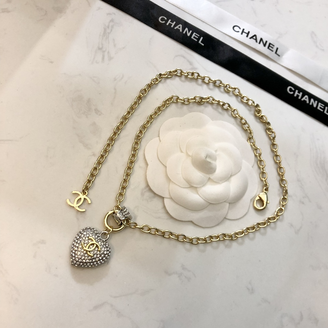 CHANEL A貨女士愛心鑲鑽項鍊 金色粗鏈雙C吊墜華麗個性款| 7 CHANEL A貨女士愛心鑲鑽項鍊 金色粗鏈雙C吊墜華麗個性款