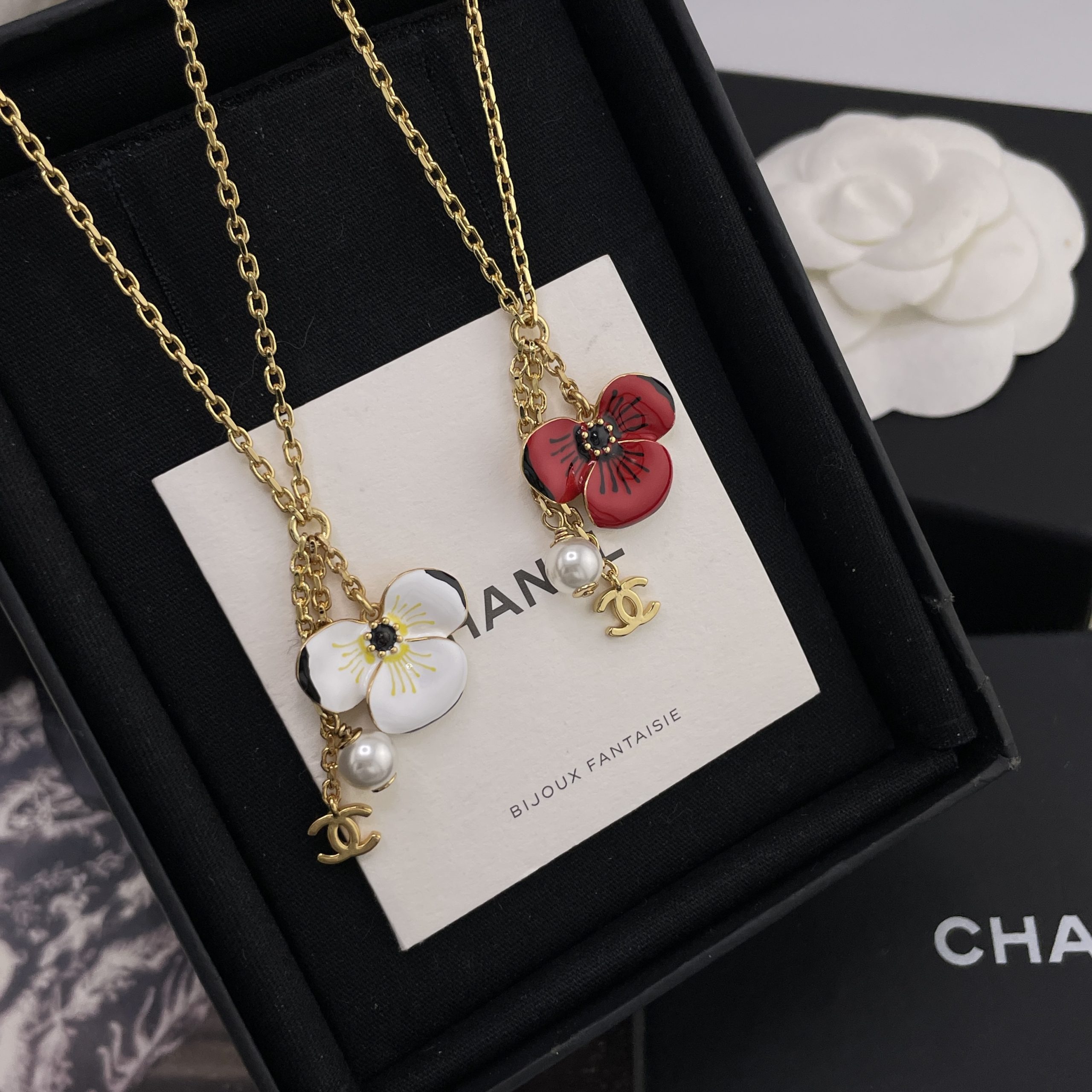 CHANEL復刻女士花朵雙C項鍊 紅白琺瑯珍珠金色吊墜甜美鎖骨鏈| 14 CHANEL復刻女士花朵雙C項鍊 紅白琺瑯珍珠金色吊墜甜美鎖骨鏈