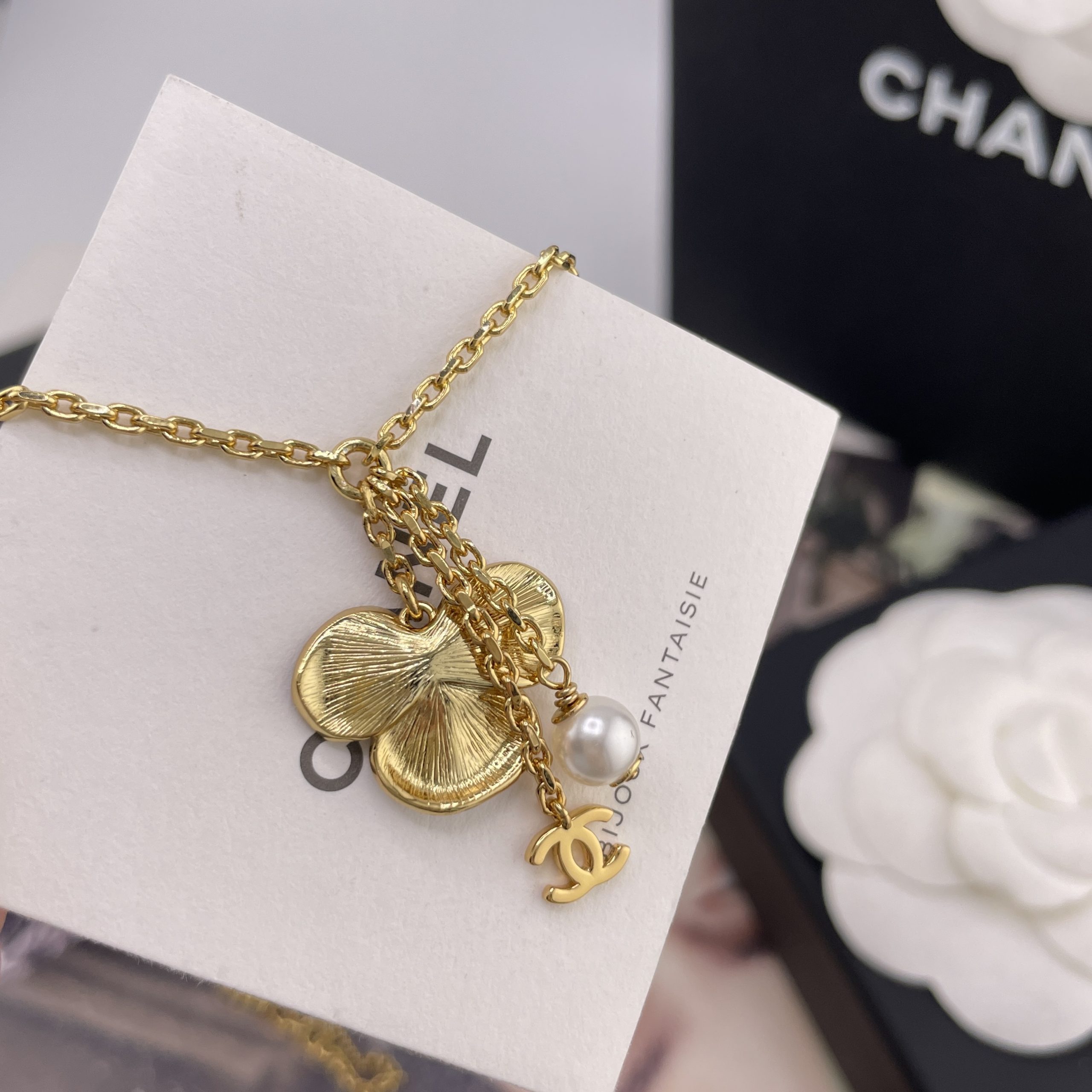 CHANEL復刻女士花朵雙C項鍊 紅白琺瑯珍珠金色吊墜甜美鎖骨鏈| 8 CHANEL復刻女士花朵雙C項鍊 紅白琺瑯珍珠金色吊墜甜美鎖骨鏈