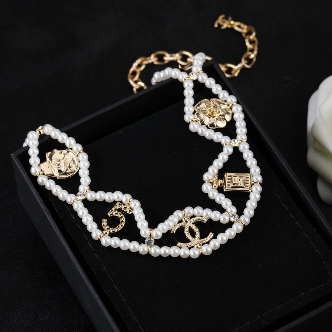 CHANEL復刻女士珍珠鏤空項鍊 金色多元素雙C花朵復古頸鏈| 8 CHANEL復刻女士珍珠鏤空項鍊 金色多元素雙C花朵復古頸鏈