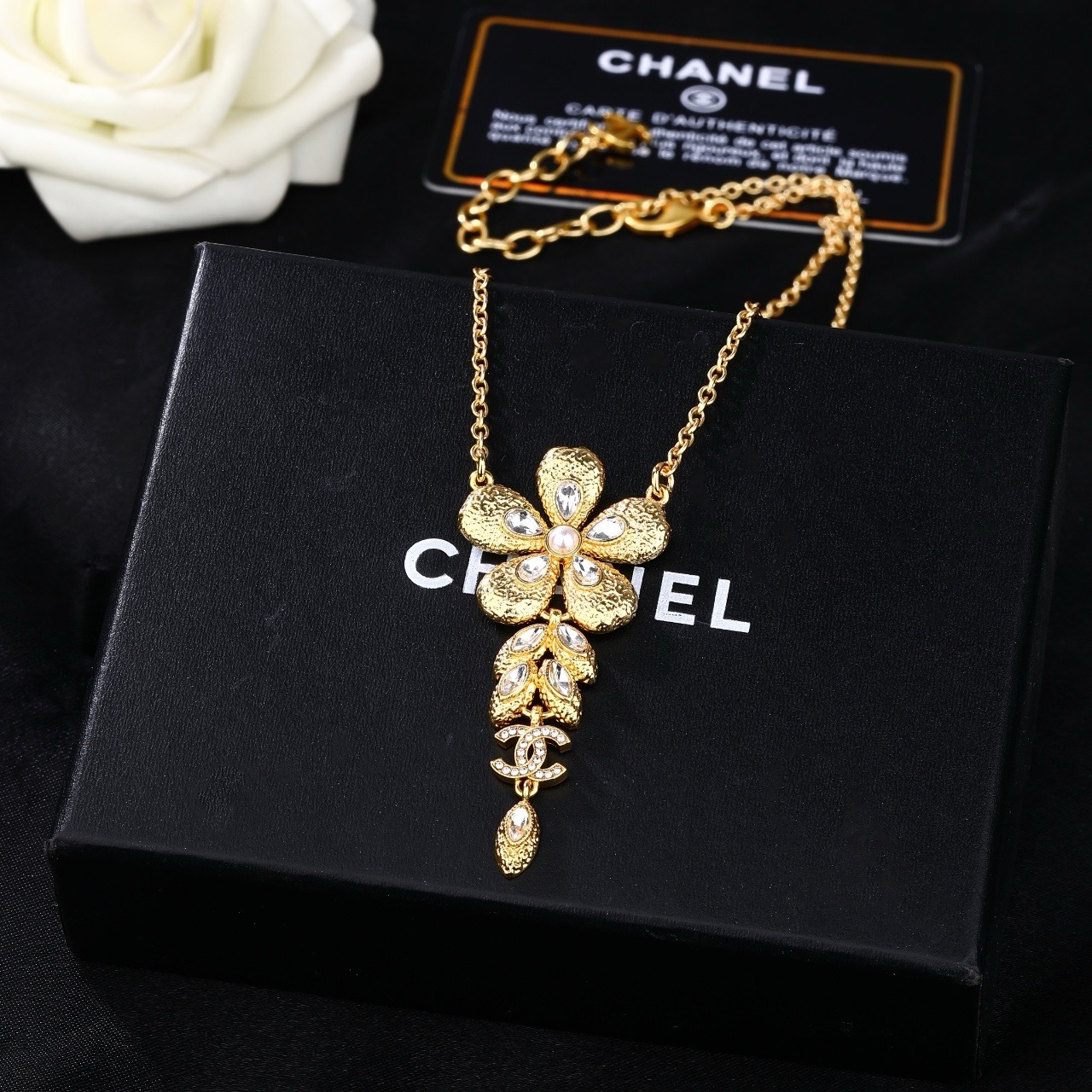 CHANEL高仿女士山茶花項鍊 金色鑲鑽珍珠雙C流蘇氣質鎖骨鏈| 10 CHANEL高仿女士山茶花項鍊 金色鑲鑽珍珠雙C流蘇氣質鎖骨鏈