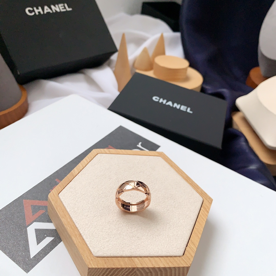 CHANEL一比一女士菱格寬版戒指 玫瑰金色立體切面時尚指環| 3 CHANEL一比一女士菱格寬版戒指 玫瑰金色立體切面時尚指環