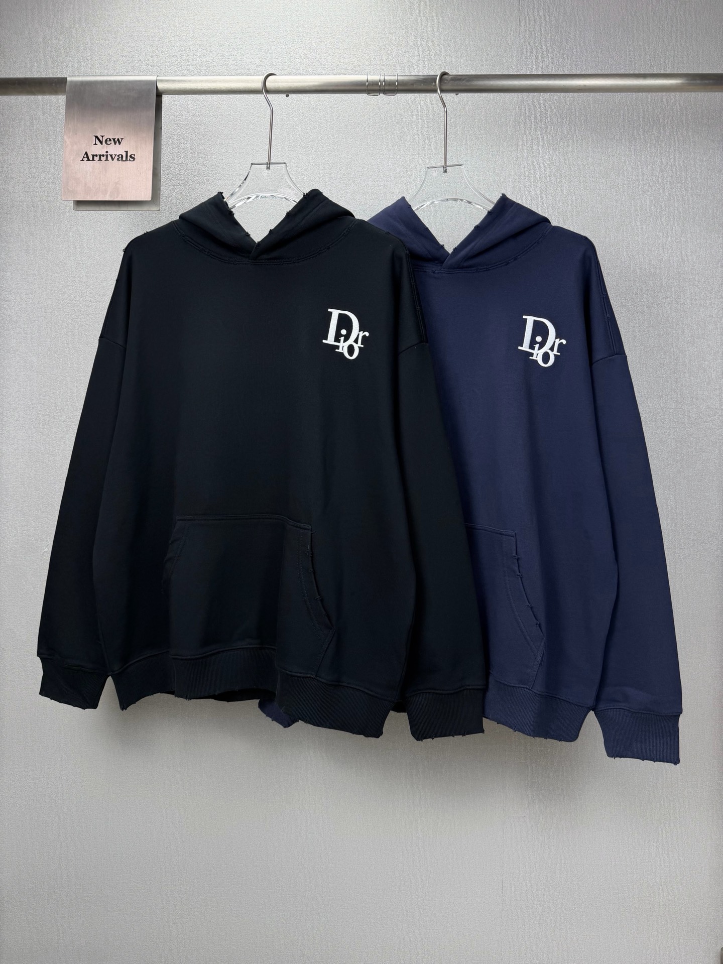 一比一DIOR連帽衛衣 CD胸前刺繡Logo黑色寬鬆帽T| 5 一比一DIOR連帽衛衣 CD胸前刺繡Logo黑色寬鬆帽T