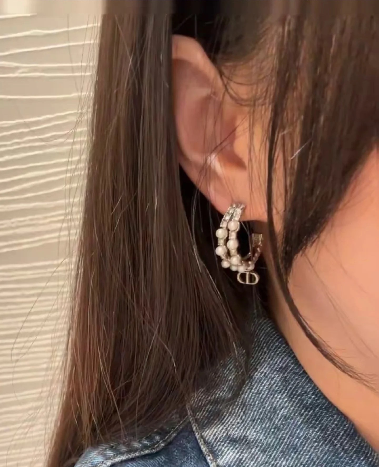 DIOR一比一女士銀色珍珠水鑽耳環CD吊墜半圈設計優雅百搭款