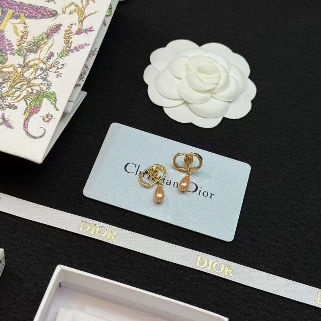 DIOR一比一女士金色CD耳環香檳色水滴珍珠吊墜復古優雅氣質款| 7 DIOR一比一女士金色CD耳環香檳色水滴珍珠吊墜復古優雅氣質款