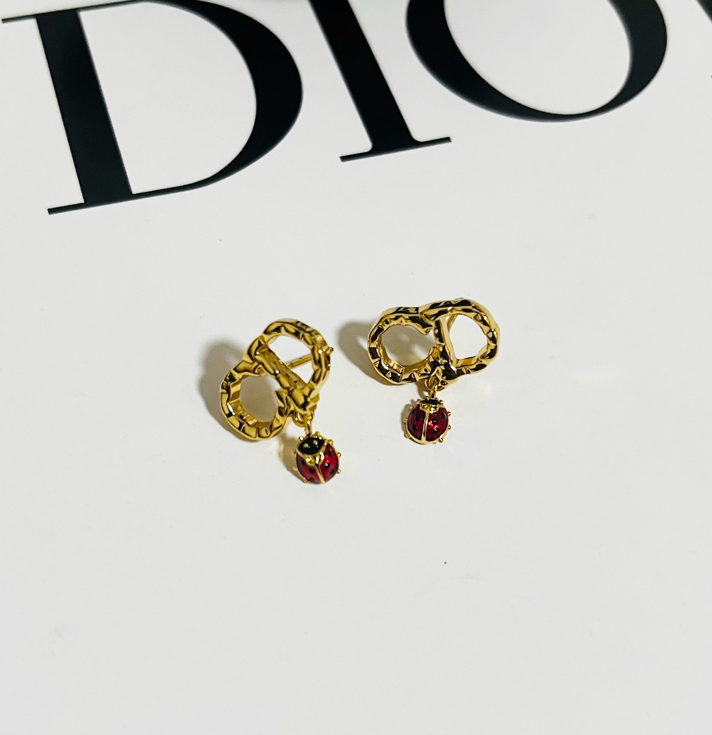 DIOR一比一女士金色CD耳環紅色瓢蟲吊墜復古趣味個性耳釘| 12 DIOR一比一女士金色CD耳環紅色瓢蟲吊墜復古趣味個性耳釘