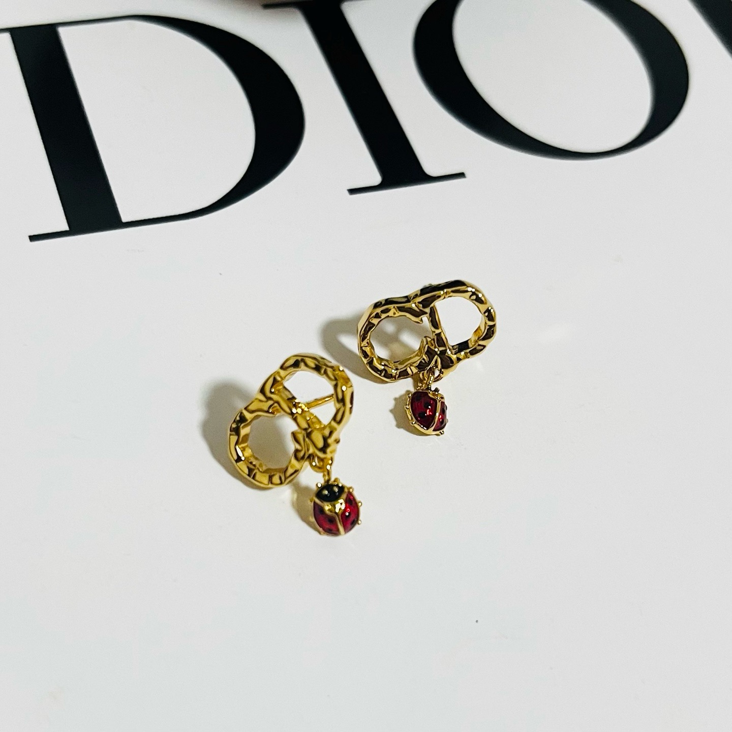 DIOR一比一女士金色CD耳環紅色瓢蟲吊墜復古趣味個性耳釘| 10 DIOR一比一女士金色CD耳環紅色瓢蟲吊墜復古趣味個性耳釘
