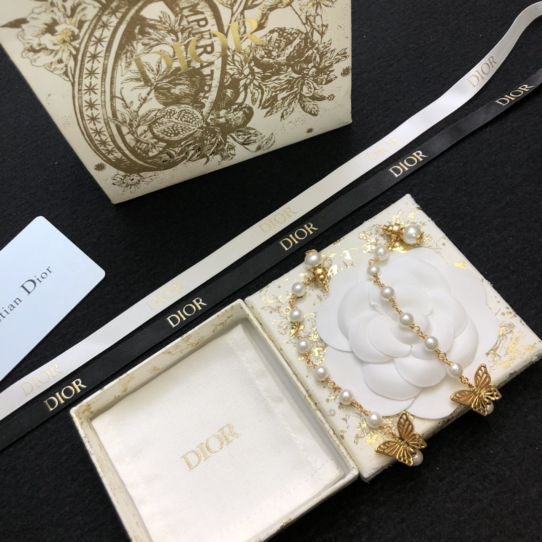 原單Dior蝴蝶耳環 珍珠長流蘇金色耳飾 優雅垂墜款| 8 原單Dior蝴蝶耳環 珍珠長流蘇金色耳飾 優雅垂墜款