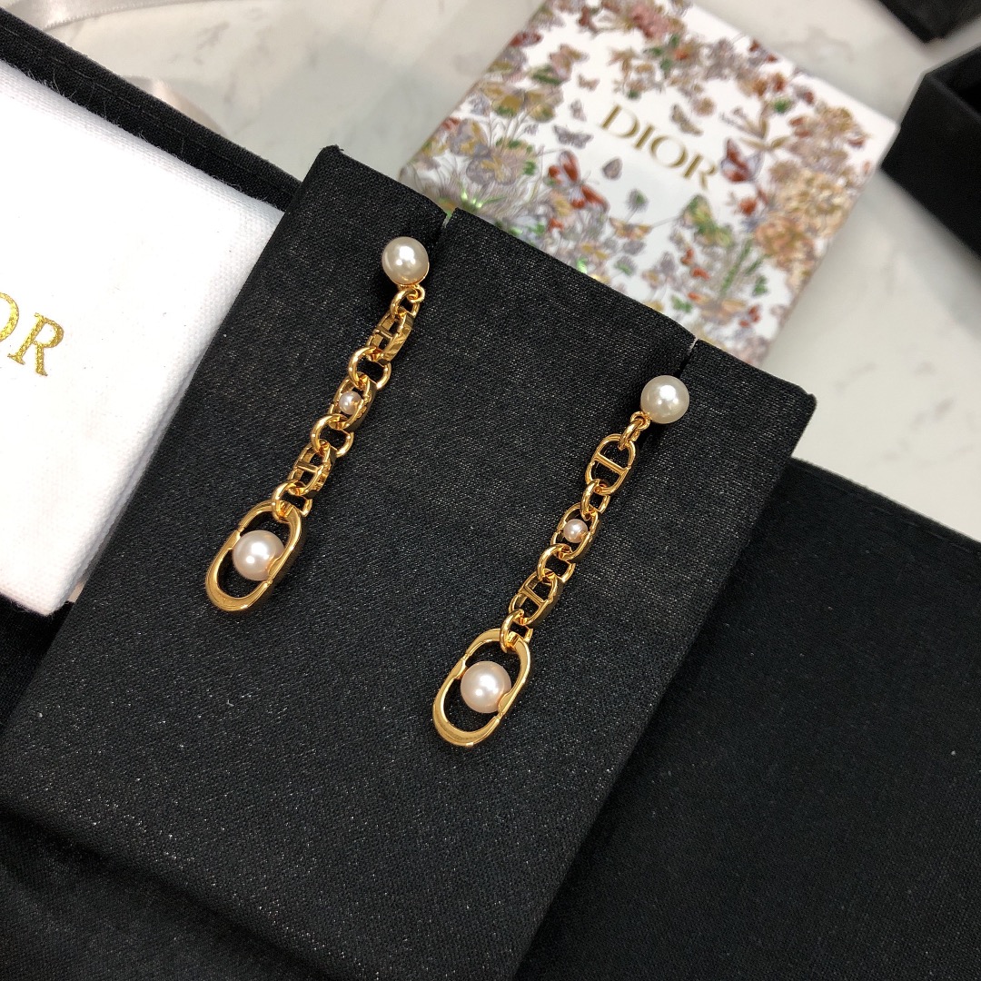 一比一Dior CD珍珠耳環 金色鏈節長款垂墜耳飾| 9 一比一Dior CD珍珠耳環 金色鏈節長款垂墜耳飾