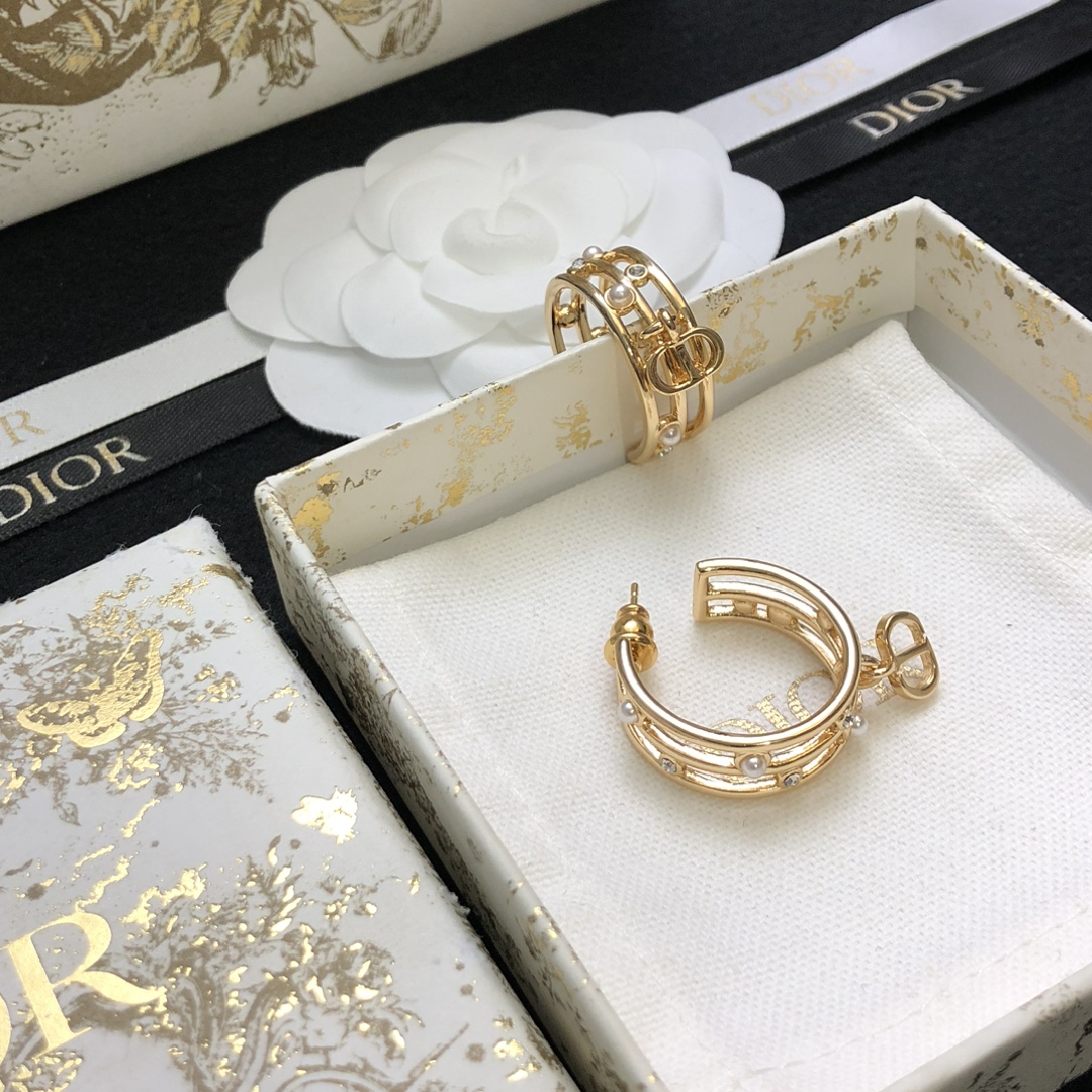 A貨Dior CD圓環耳環 金色珍珠水鑽吊墜精品耳飾| 2 A貨Dior CD圓環耳環 金色珍珠水鑽吊墜精品耳飾